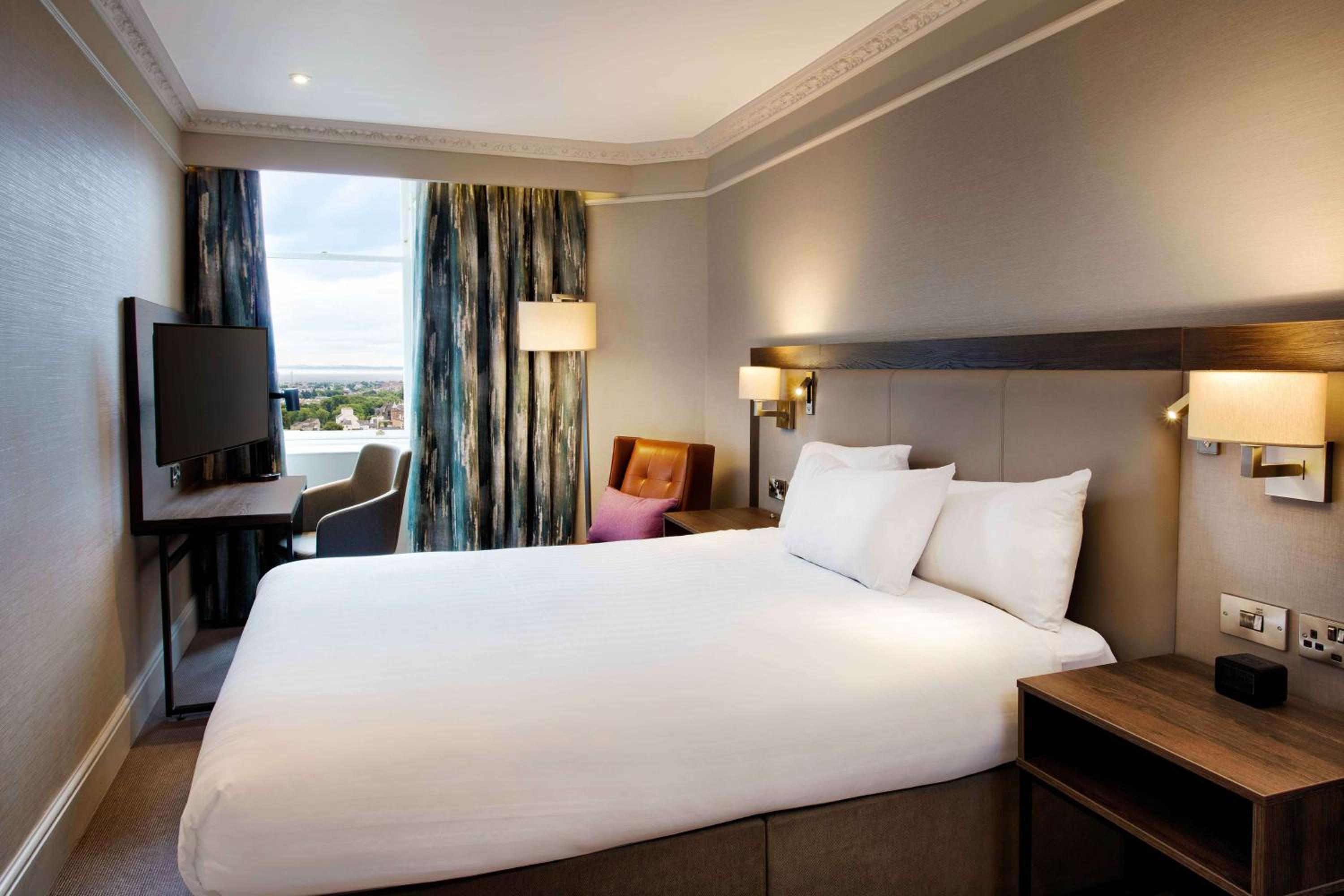 King Guest Room - Photo 3