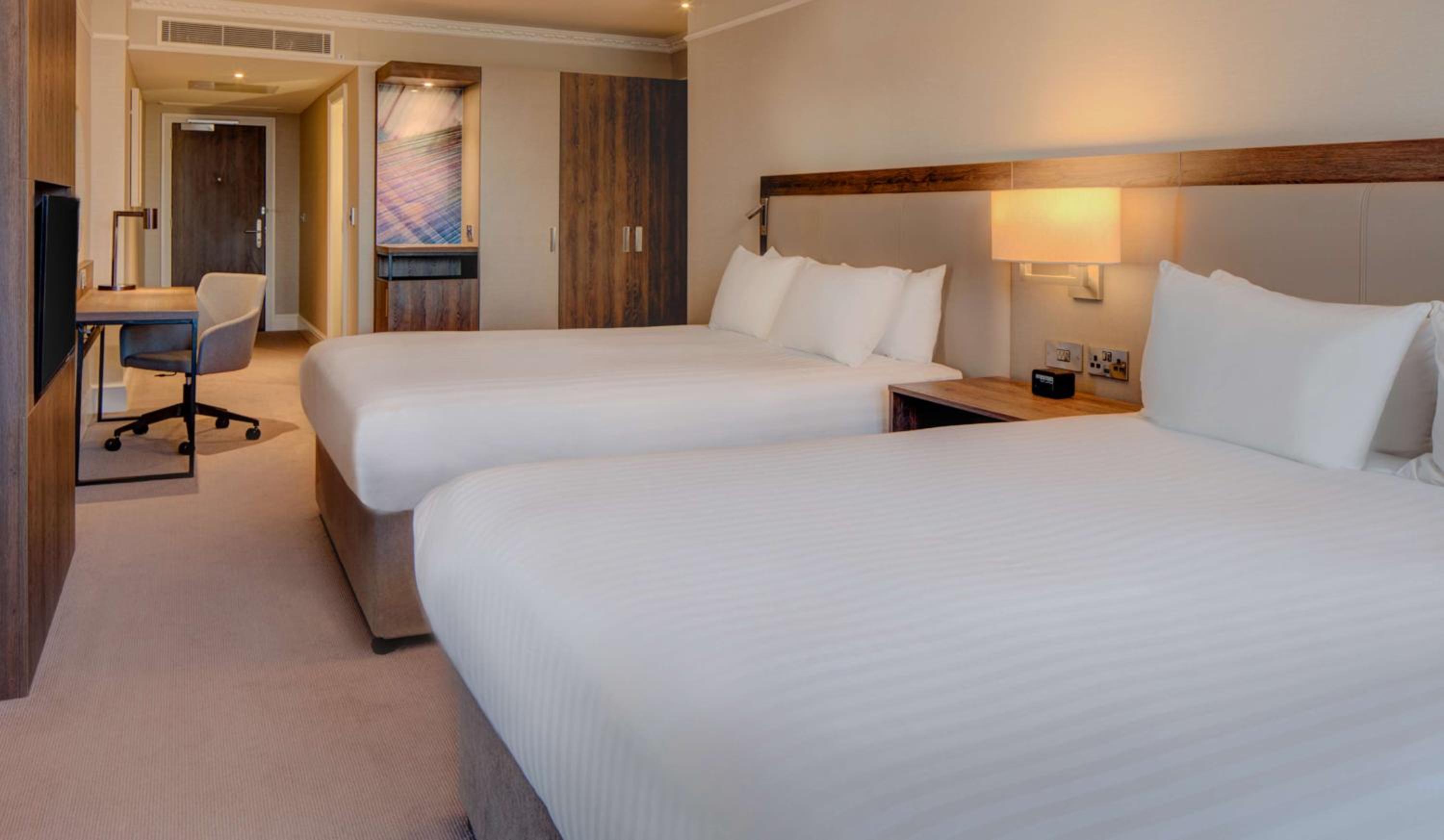Double Room with Two Double Beds - Mobility Accessible photo 2