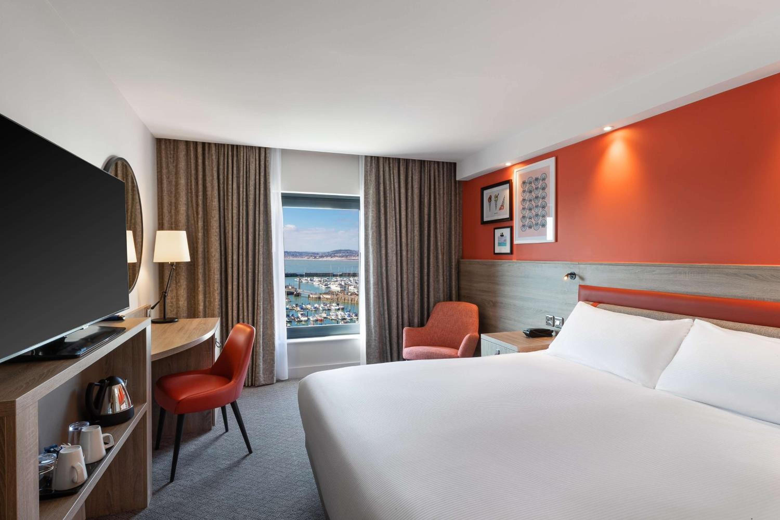 King Room with View - Photo 6