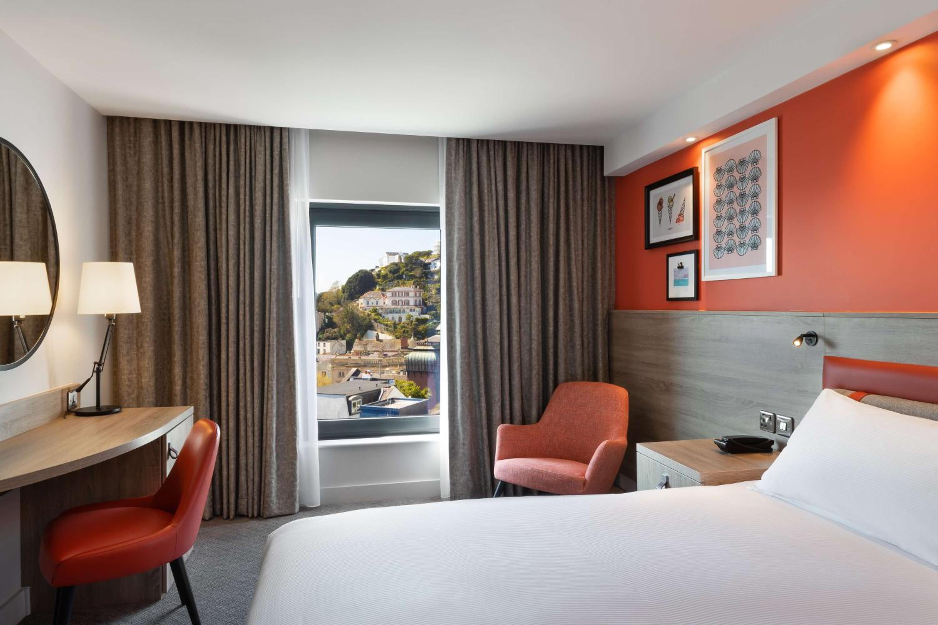 King Room with View - Photo 3