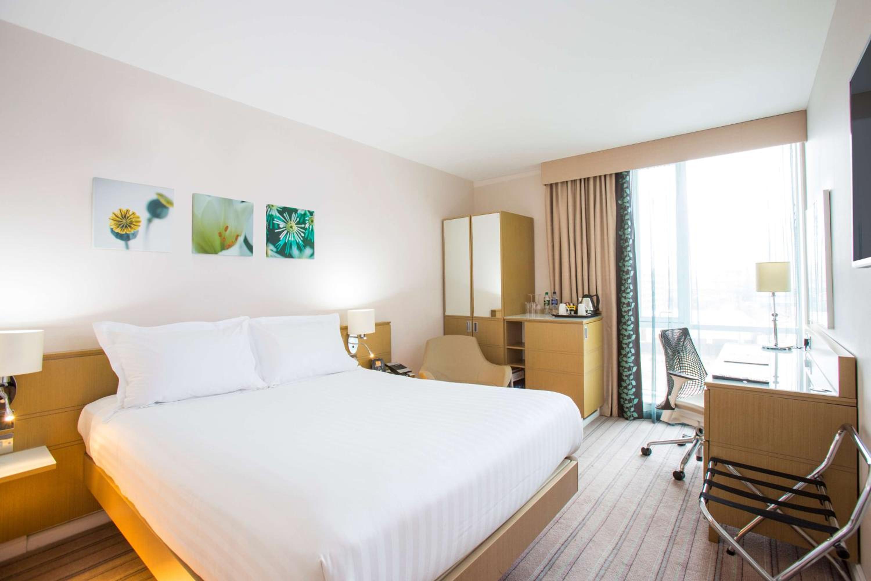 Queen Room With River View - Photo 5