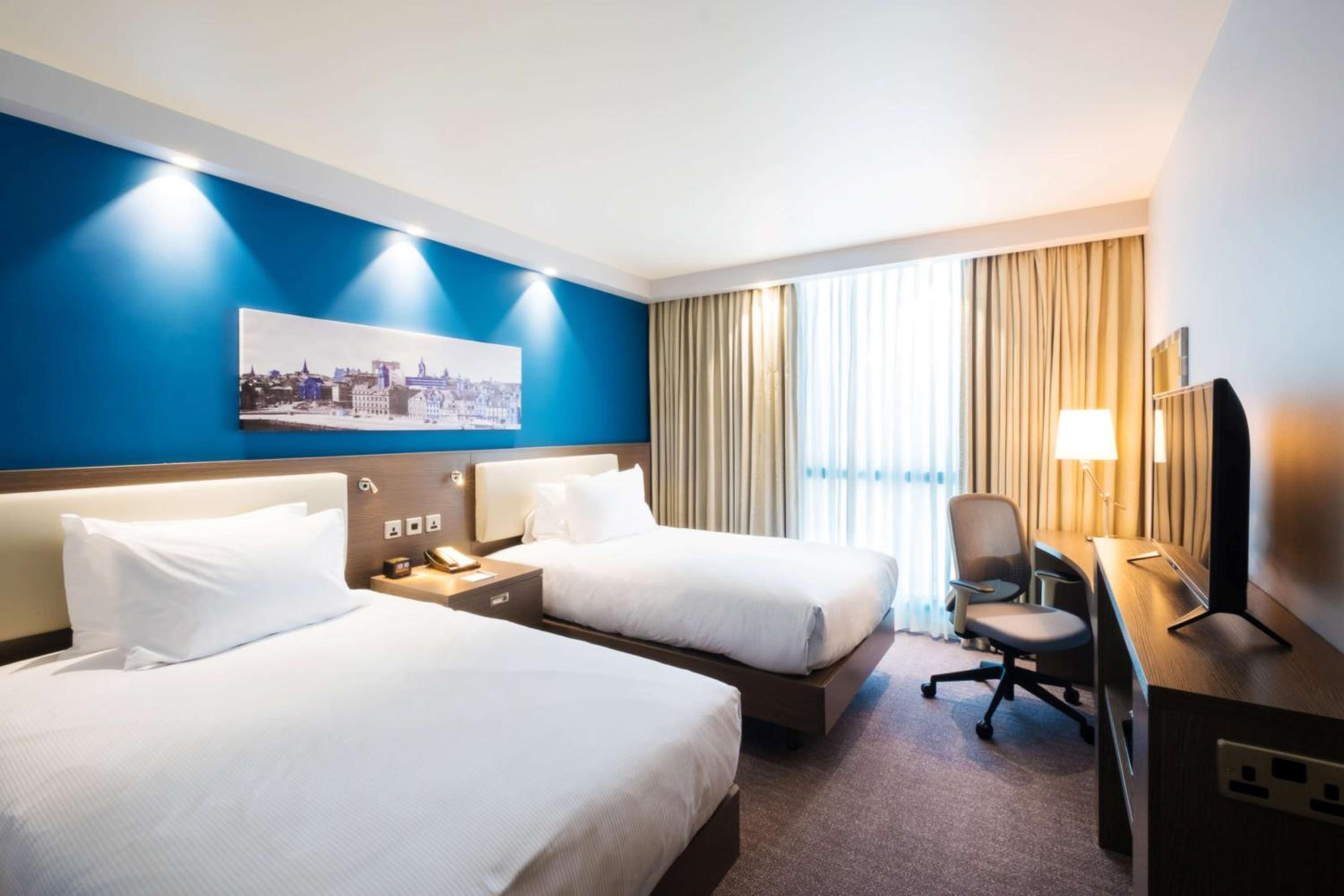 Twin Room - Photo 2