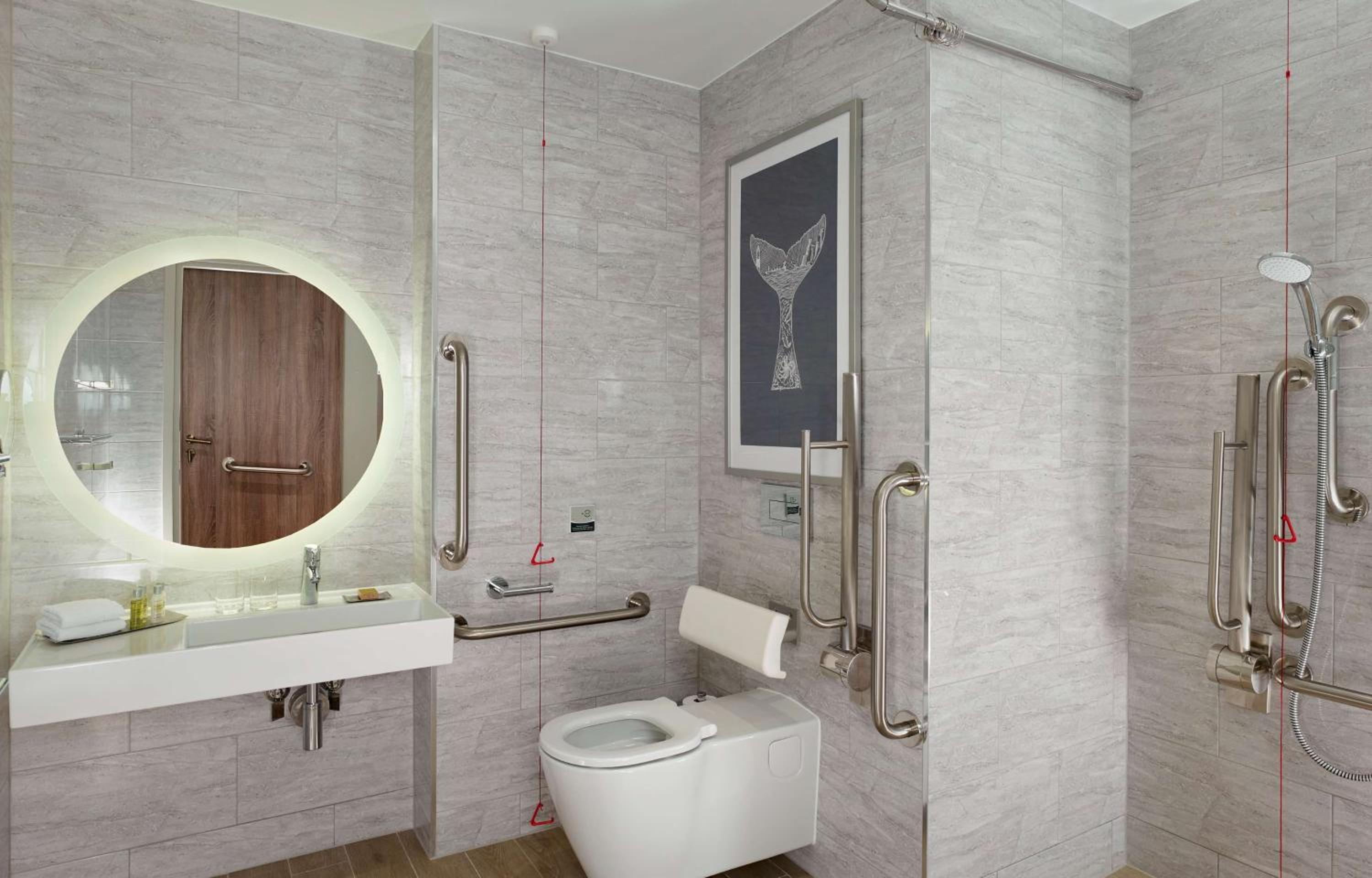 King Room - Mobility Accessible  - Photo 4