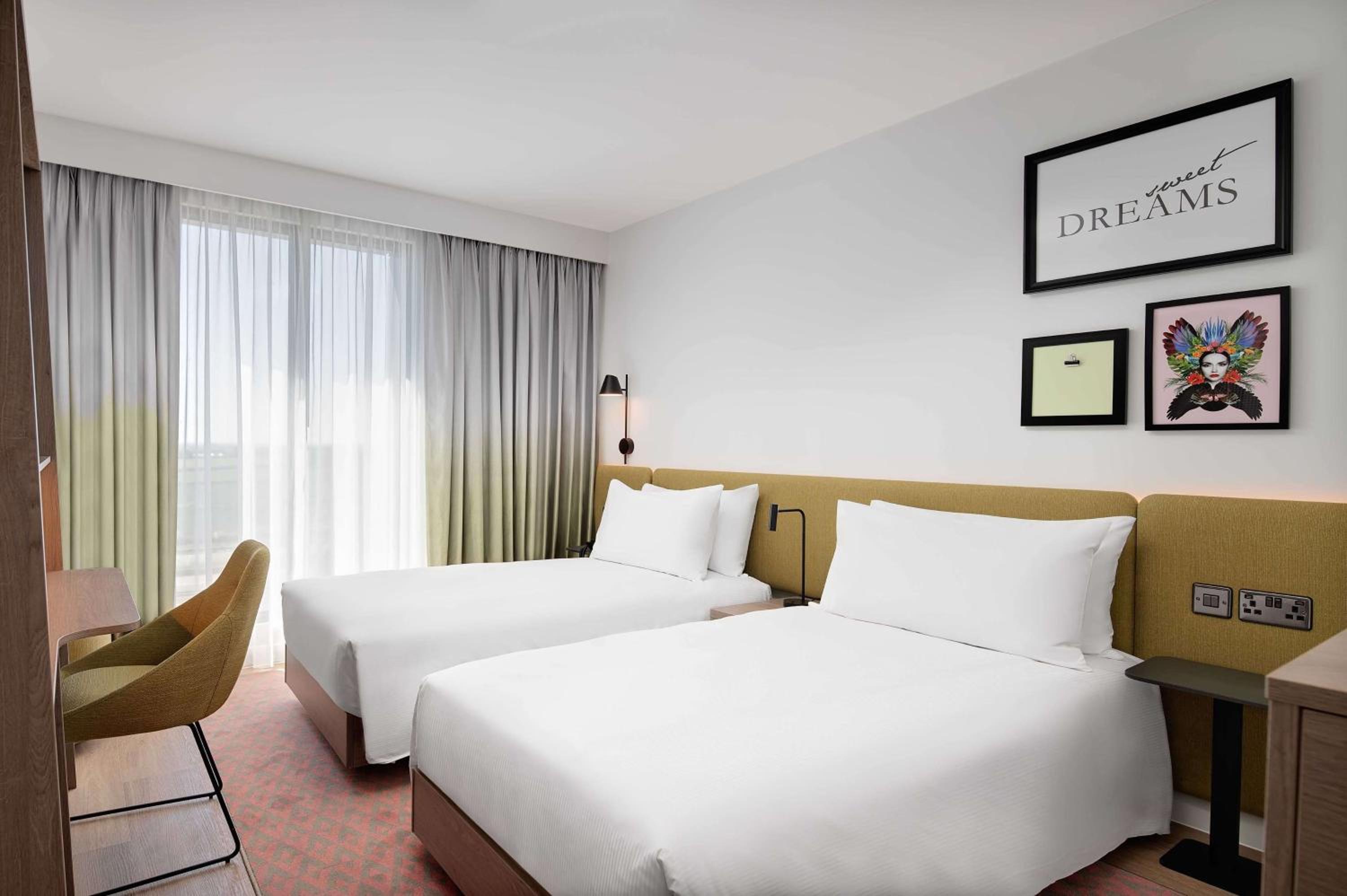 Twin Room - Photo 6