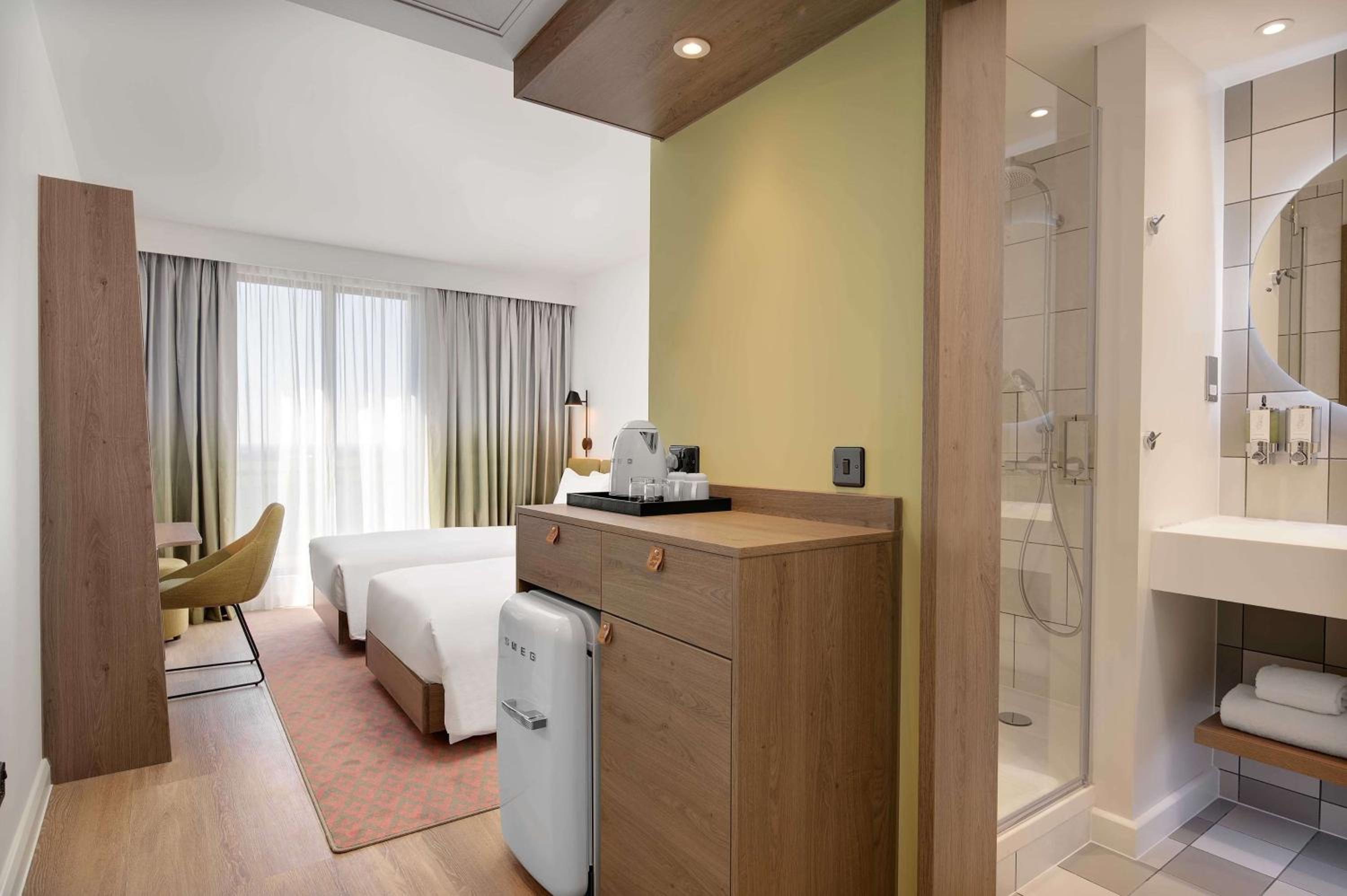 Twin Room - Photo 7