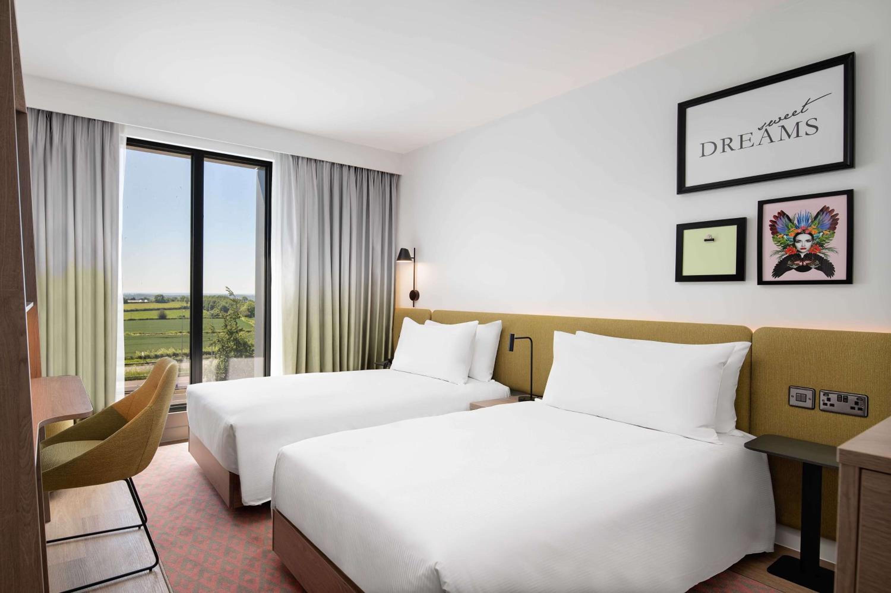 Twin Room - Photo 8
