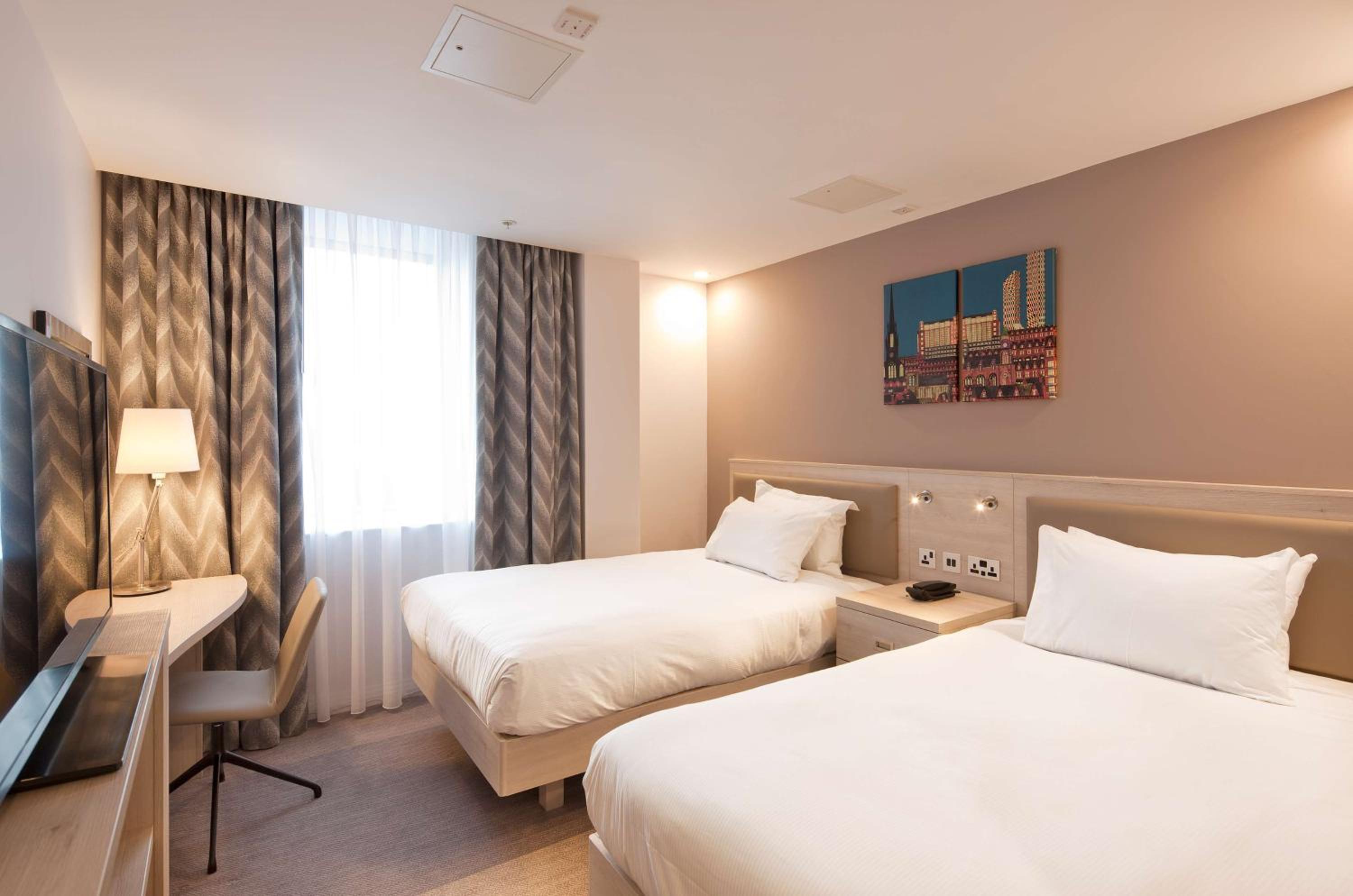 Twin Room - Photo 5