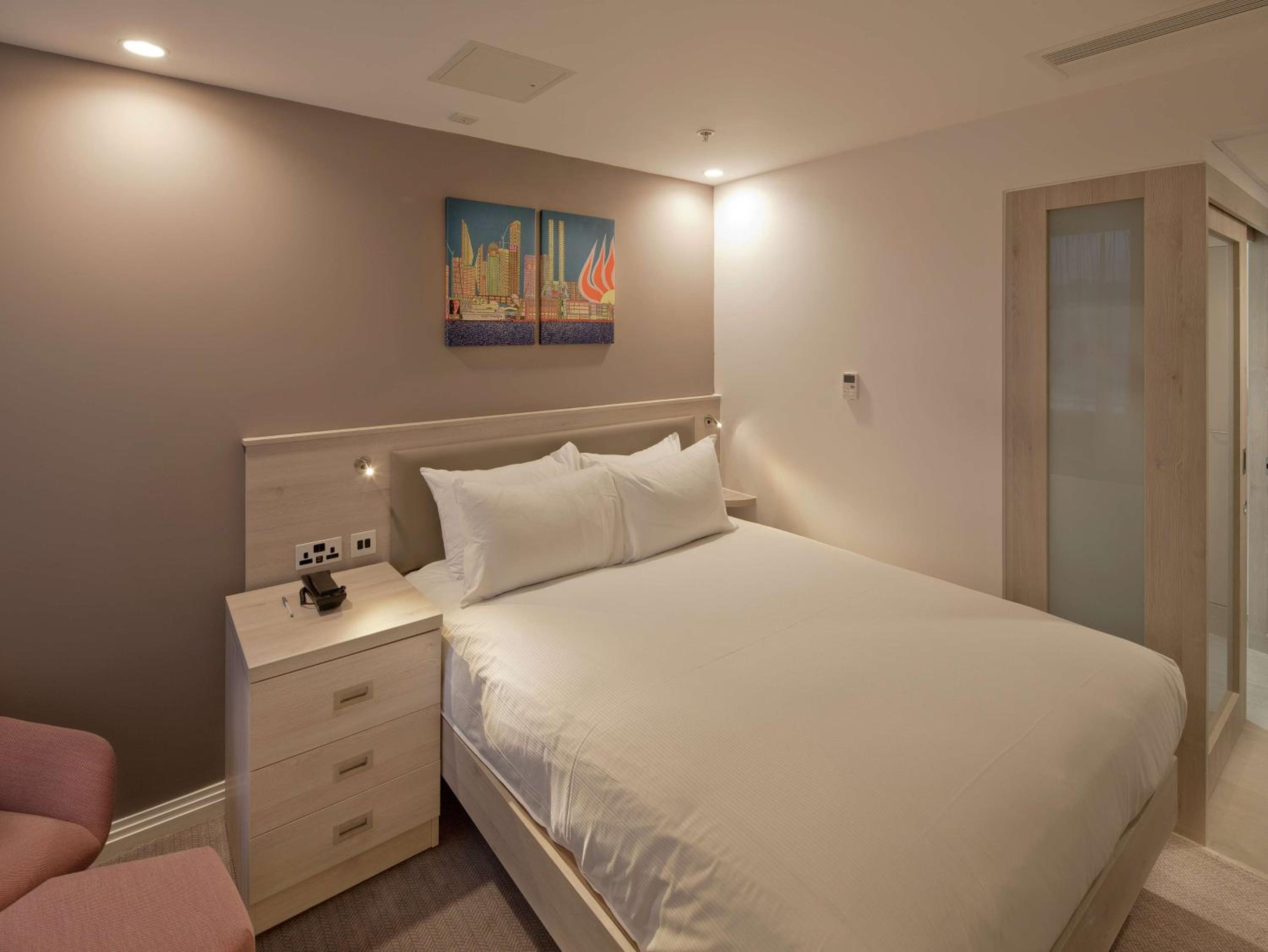 Queen Room - Photo 5