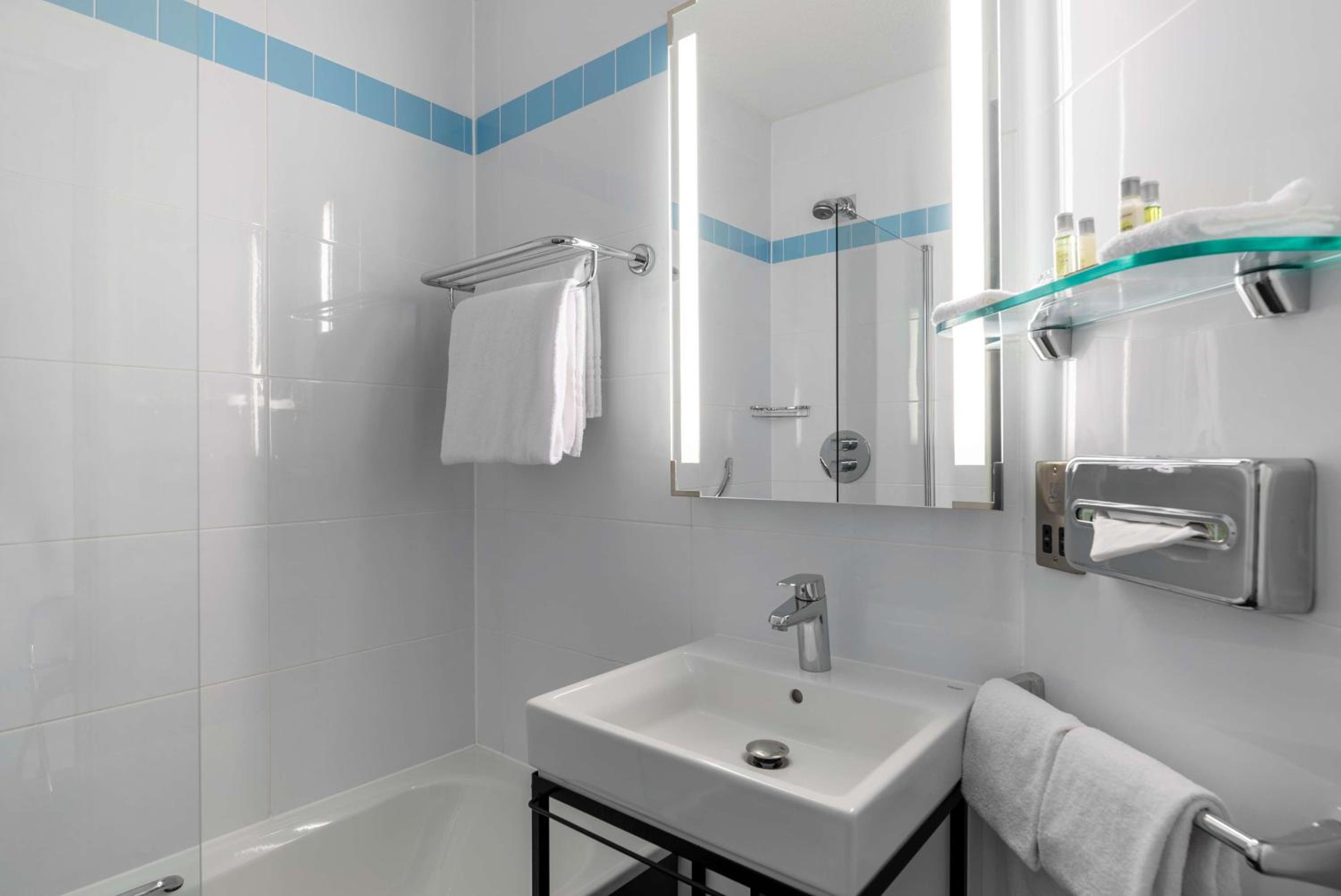 Double Room with Two Double Beds - Photo 4