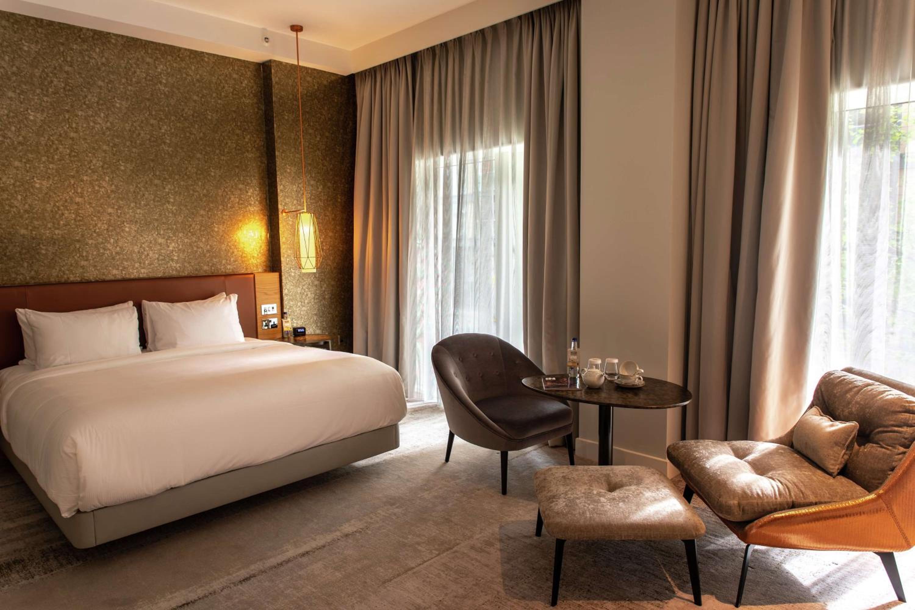 Deluxe King Room photo 1