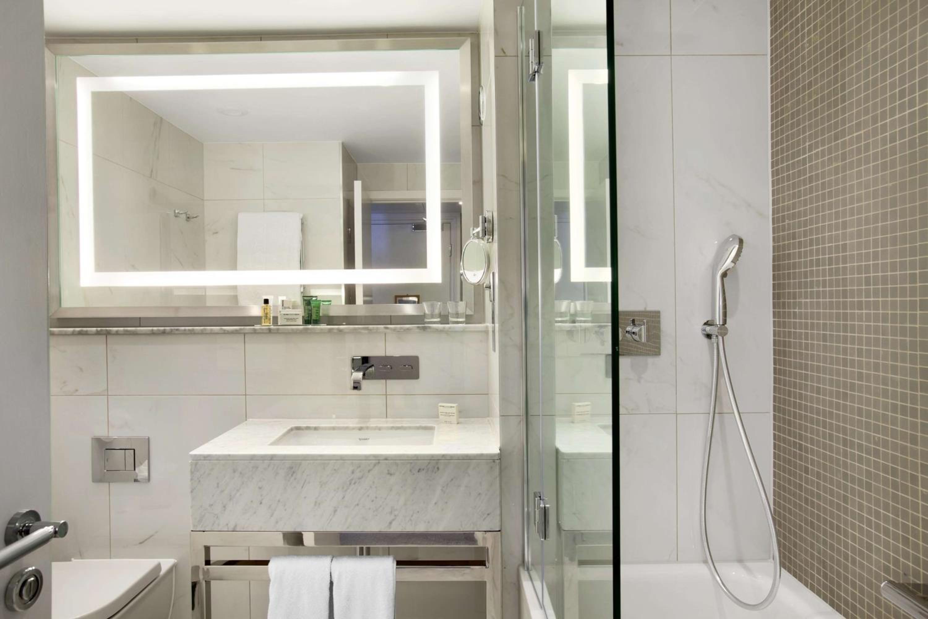 Junior Suite - Lounge Access