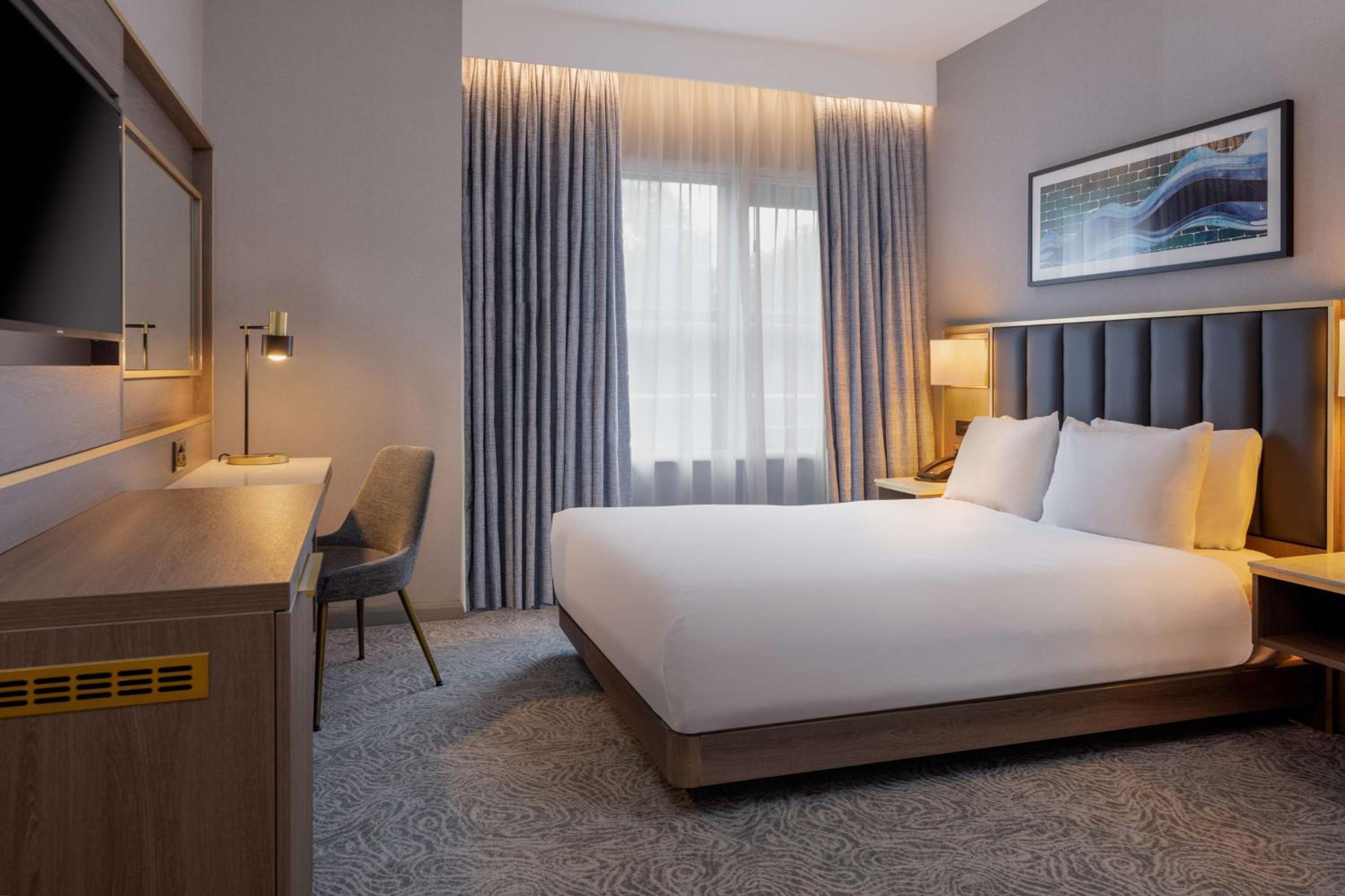 Queen Room - Mobility Access