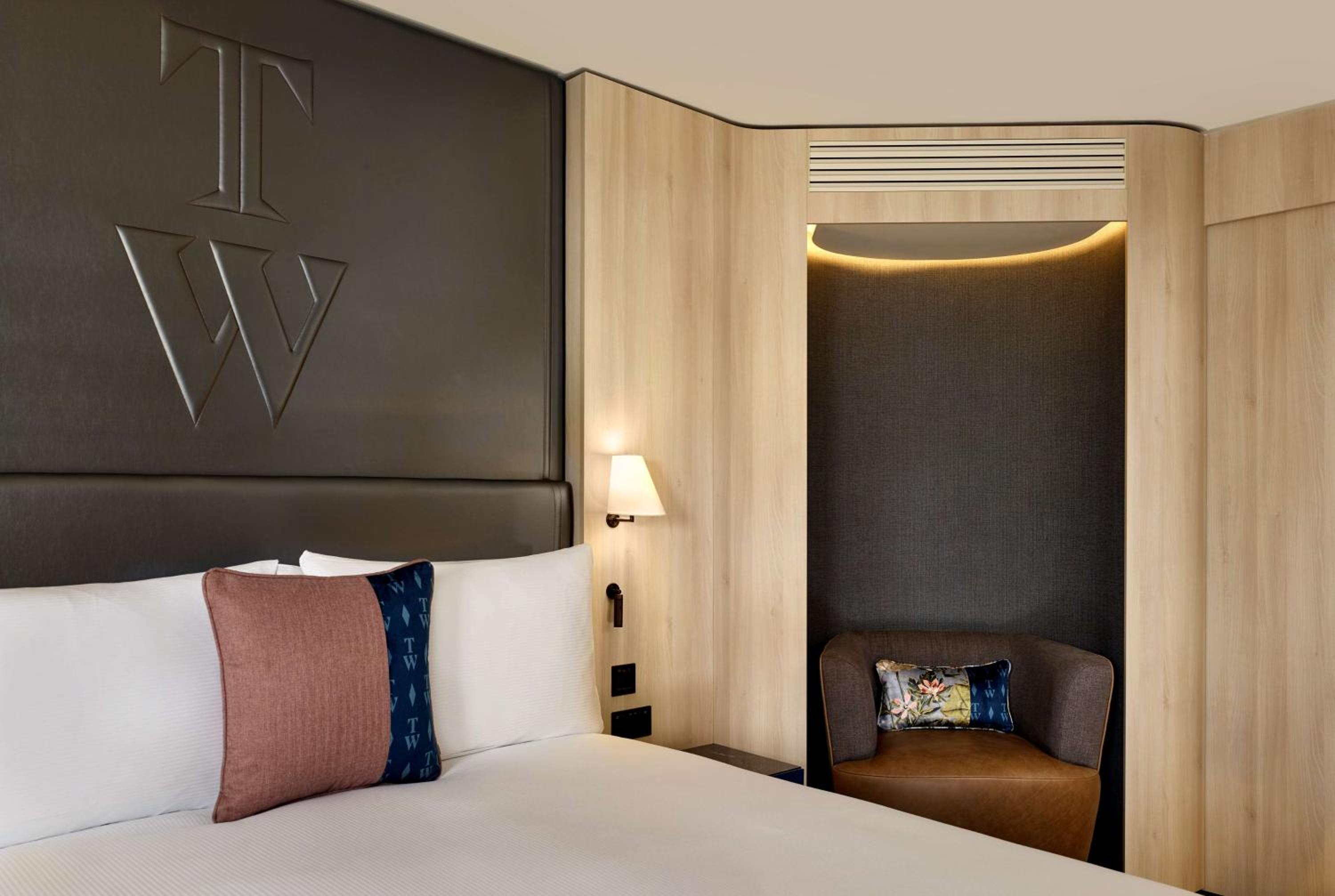 Premium Double Room photo 3