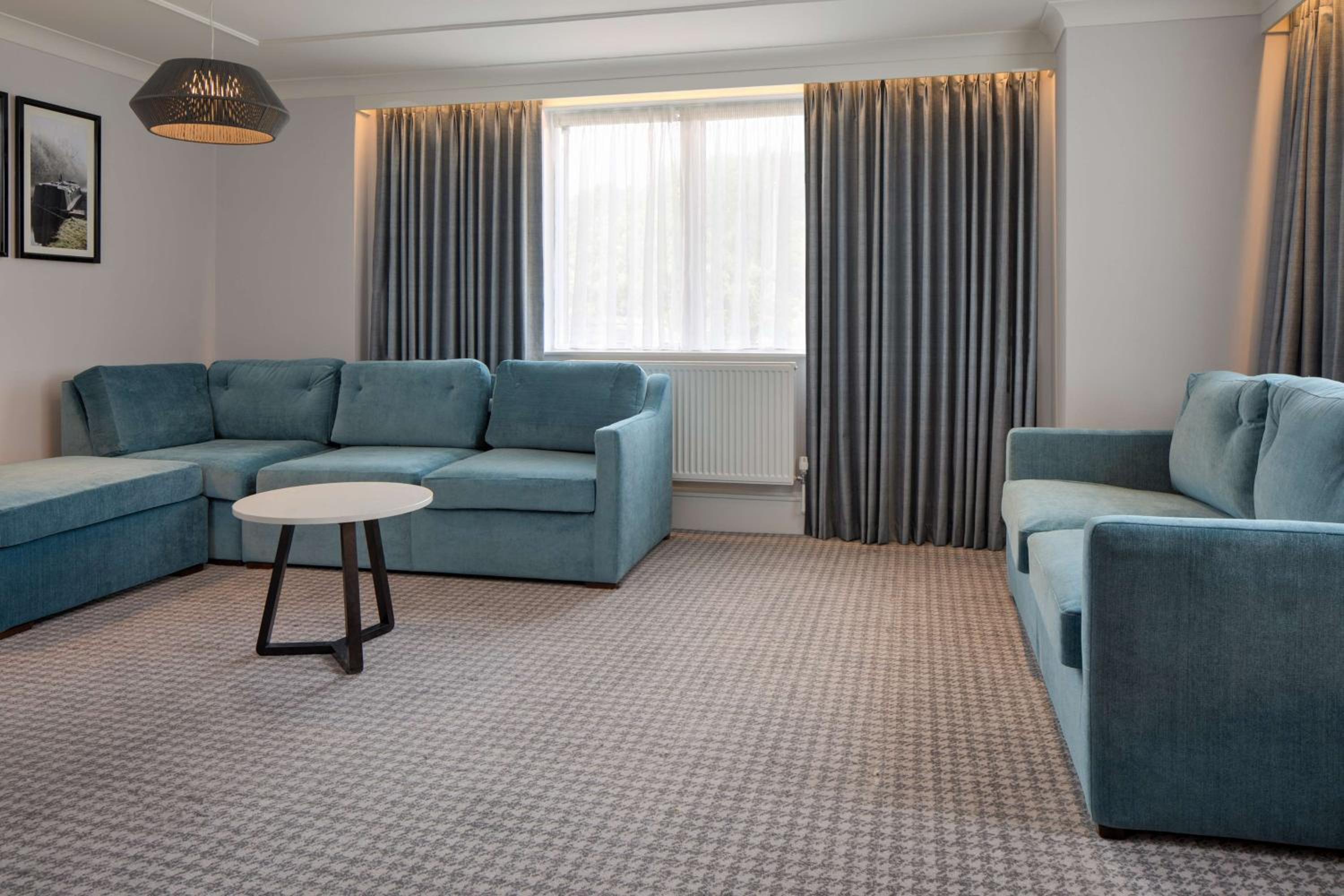 Family King Room with Sofa Bed photo 2