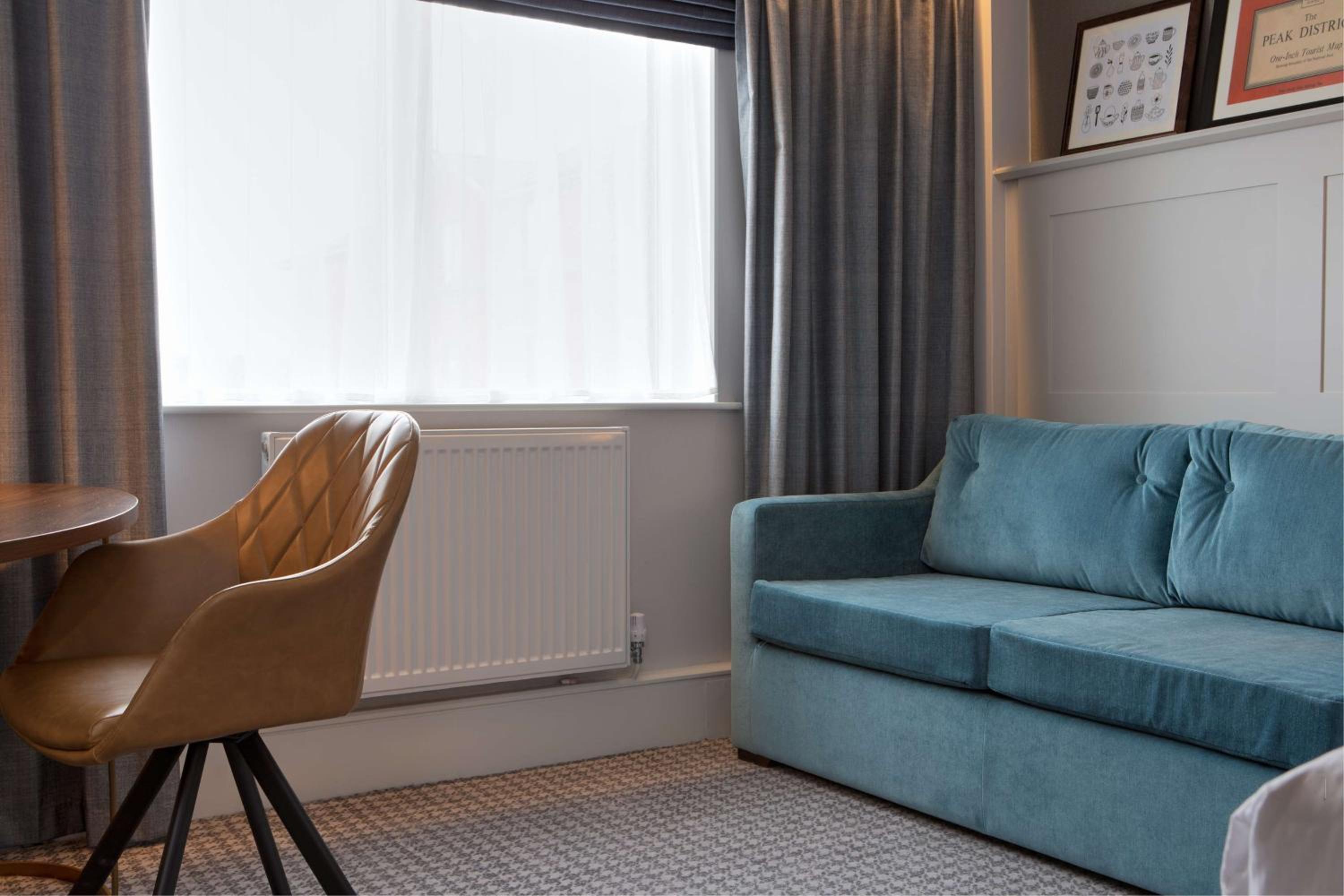 King Room with Sofa Bed photo 2