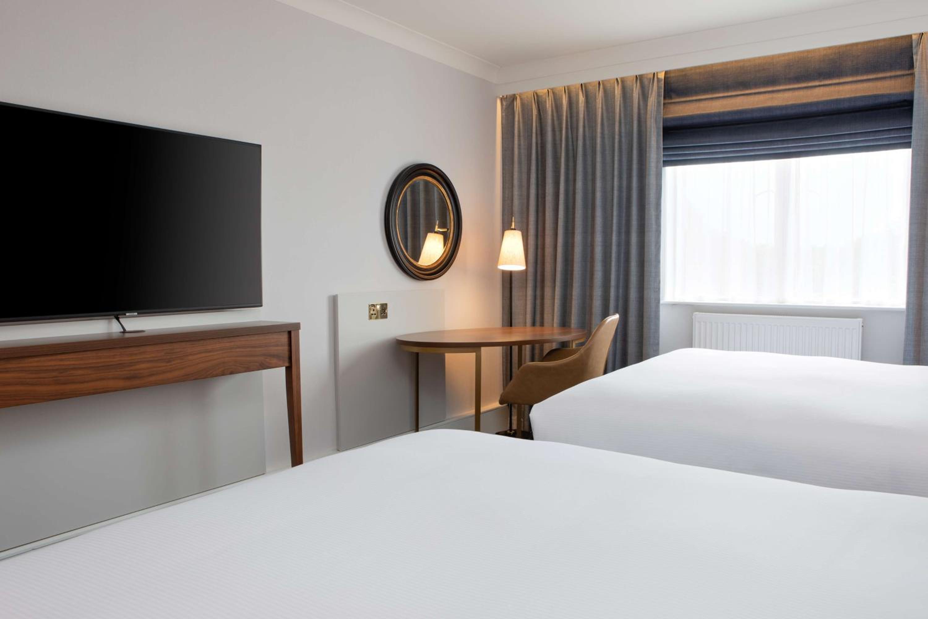 Family Guestroom With Two Queen Beds photo 2