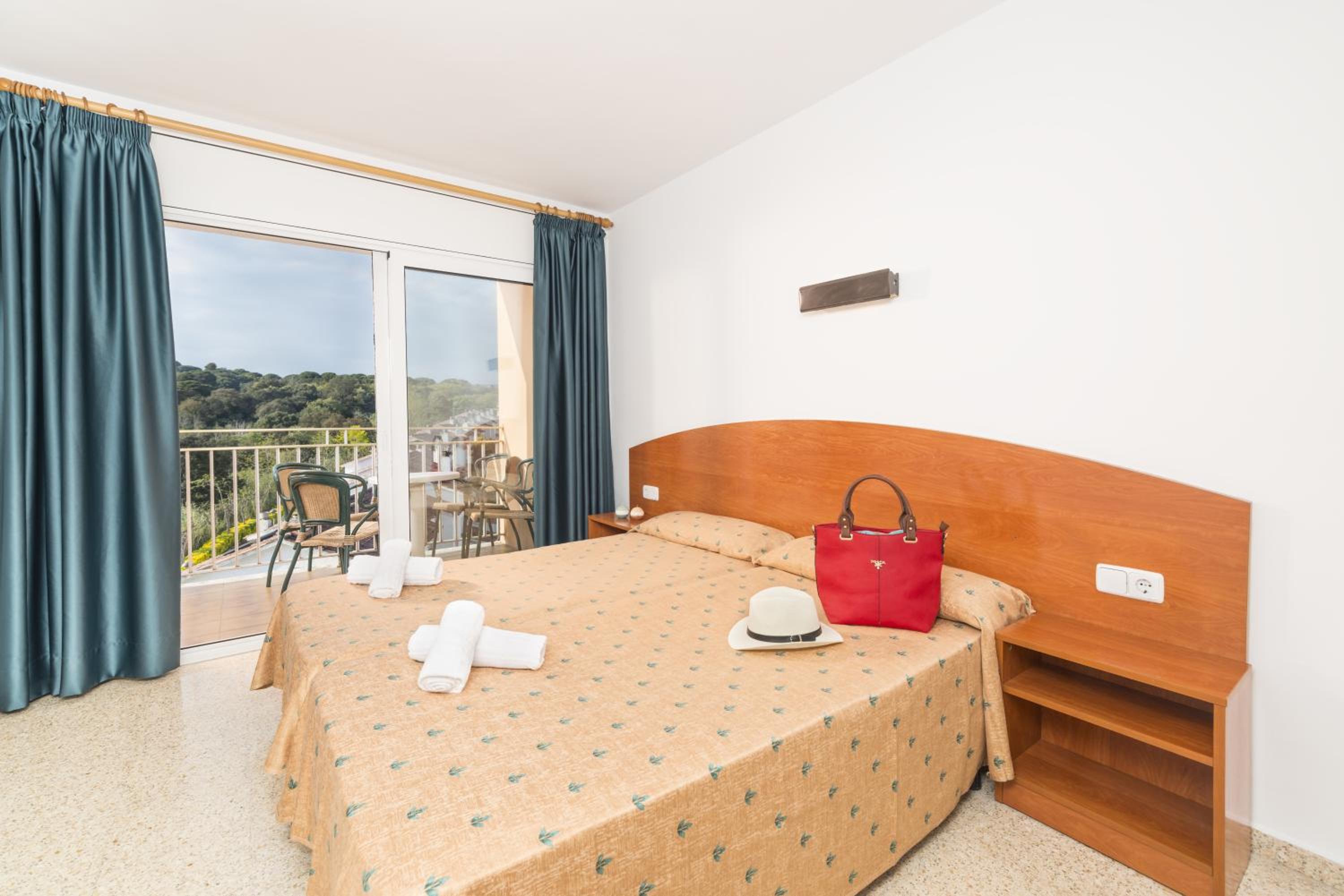 One-Bedroom Apartment with Balcony (2 - 4 Adults) - Photo 20