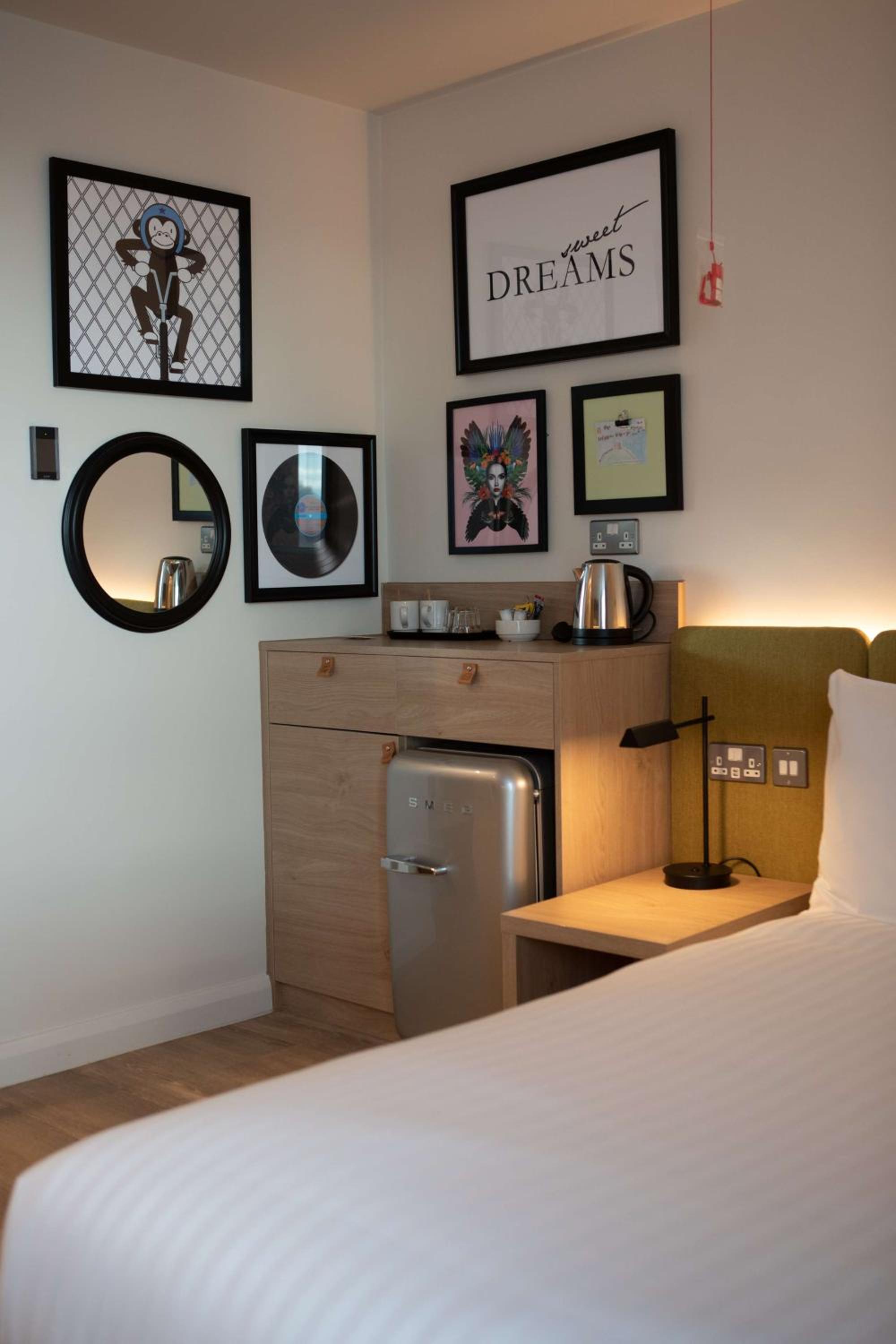 Queen Room - Accessible - Photo 4