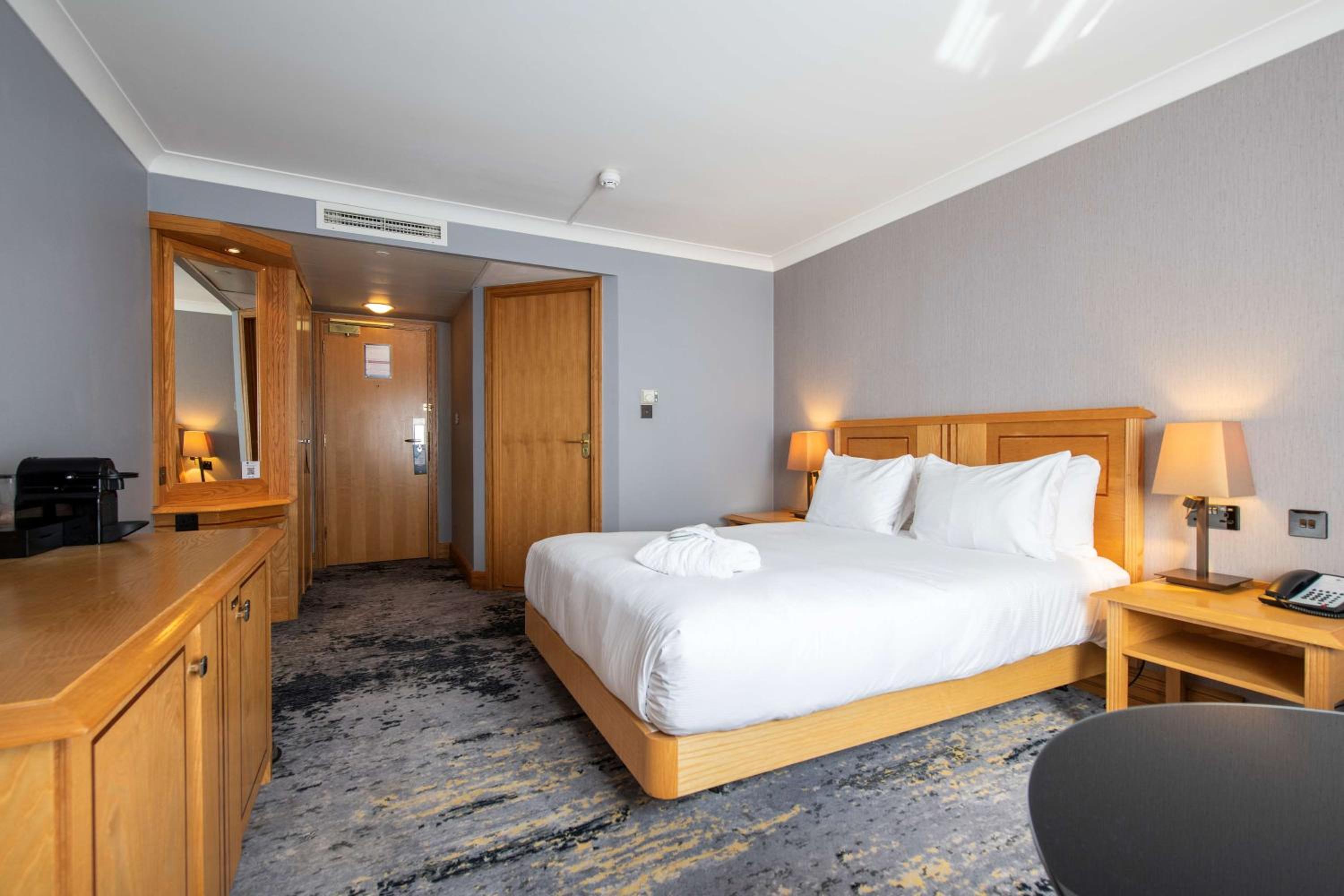 Deluxe Queen Room - Photo 4