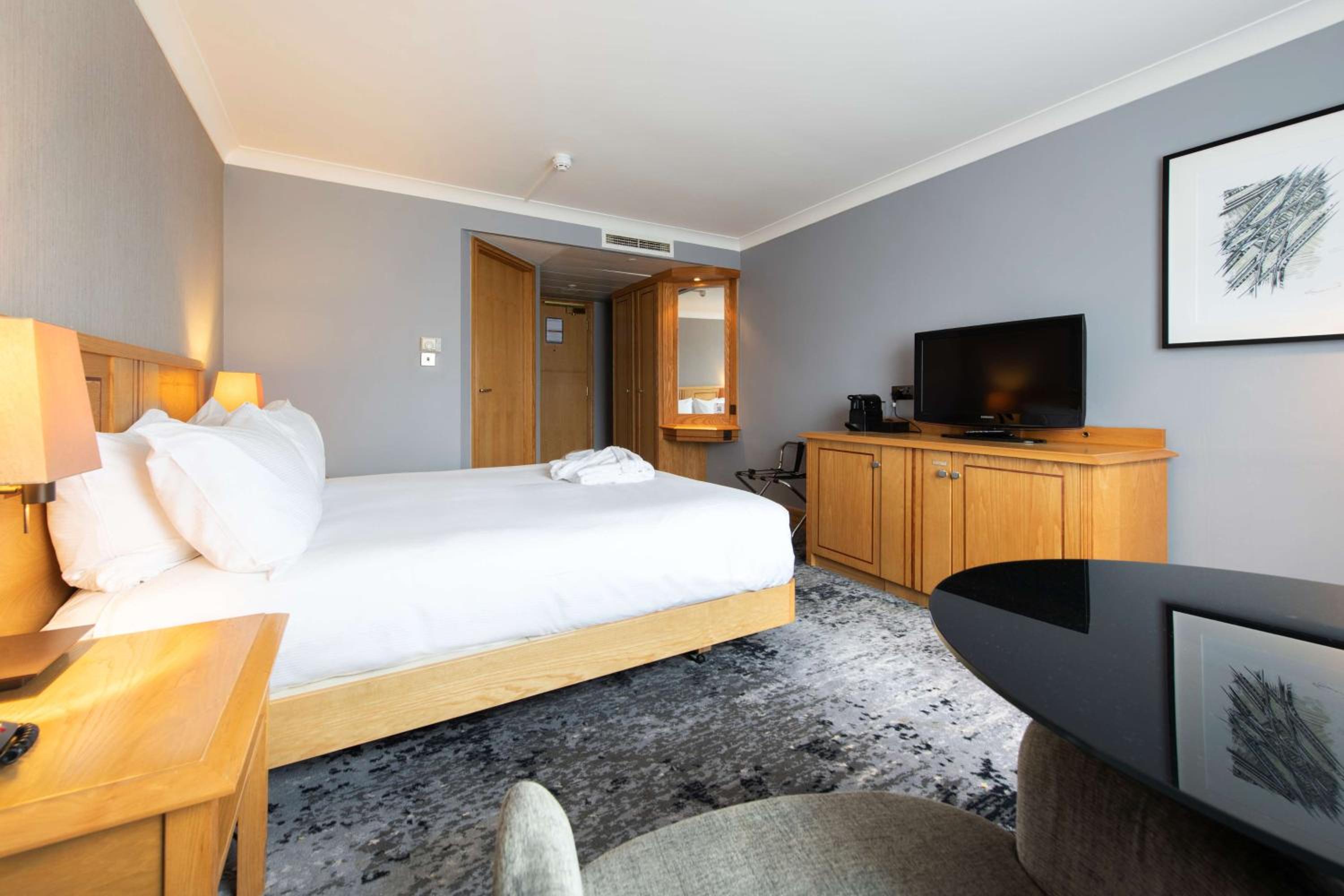 Deluxe Queen Room - Photo 5