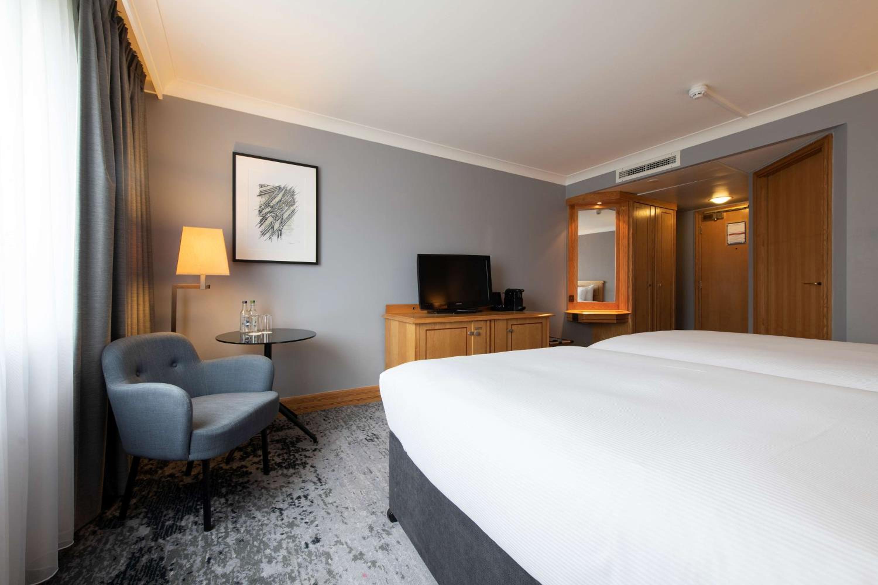 Twin Room - Photo 3