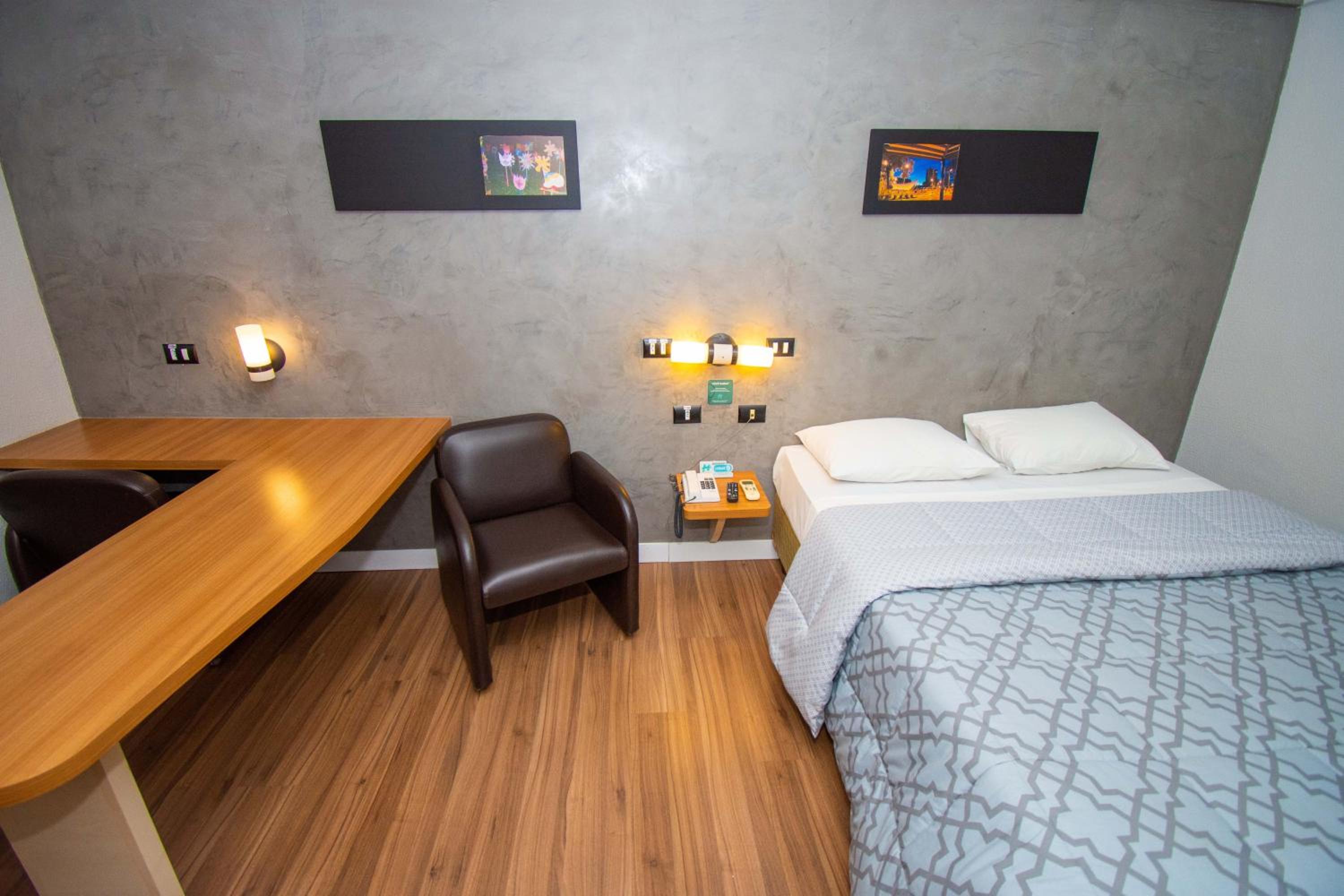 Double Room - Disability Access photo 3
