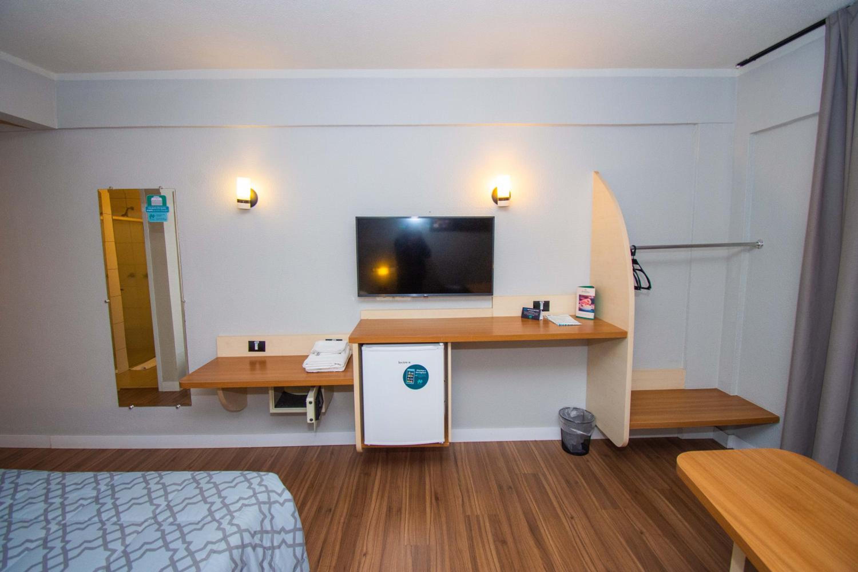 Double or Twin Room - Disability Access photo 3