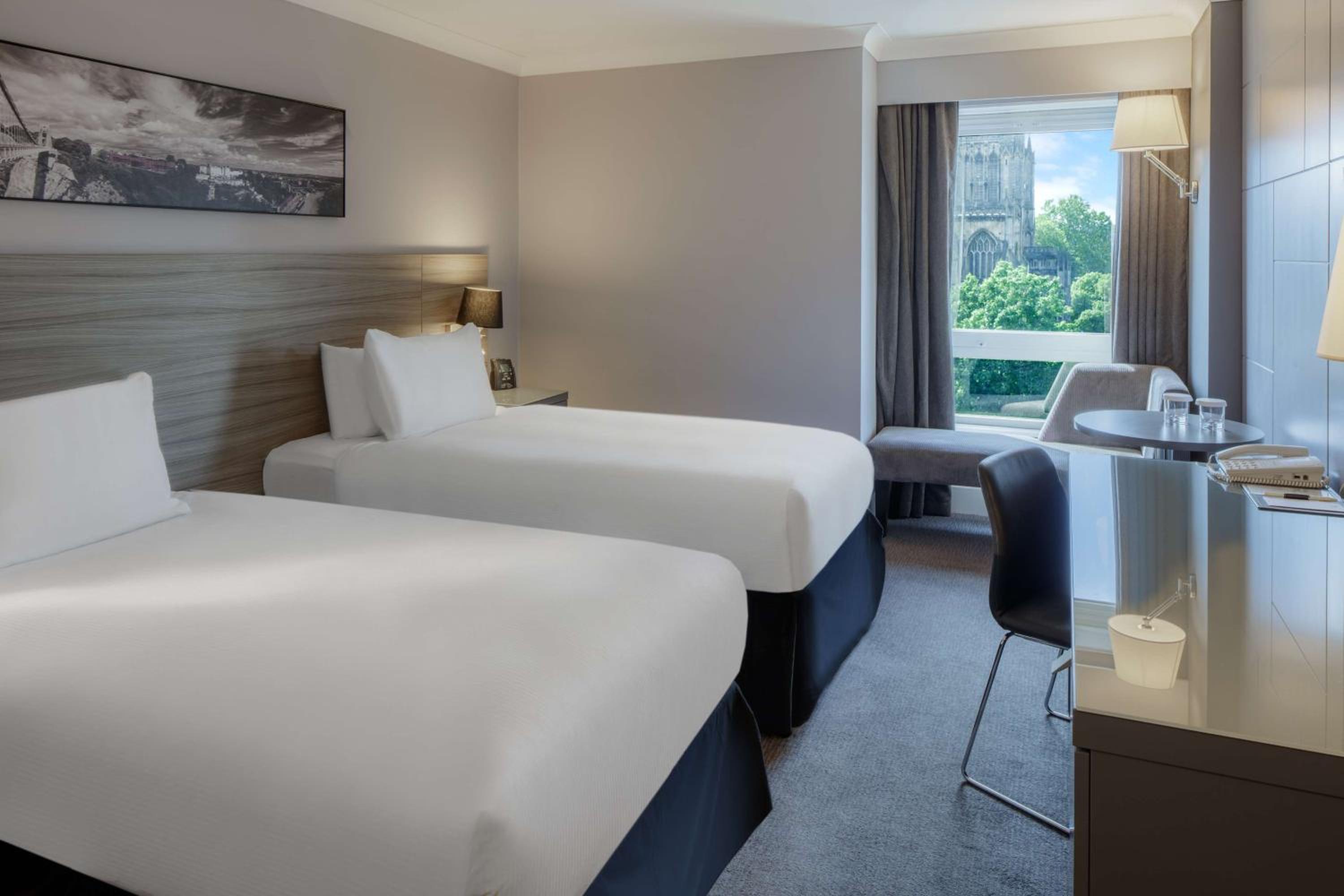Twin Room - Photo 3
