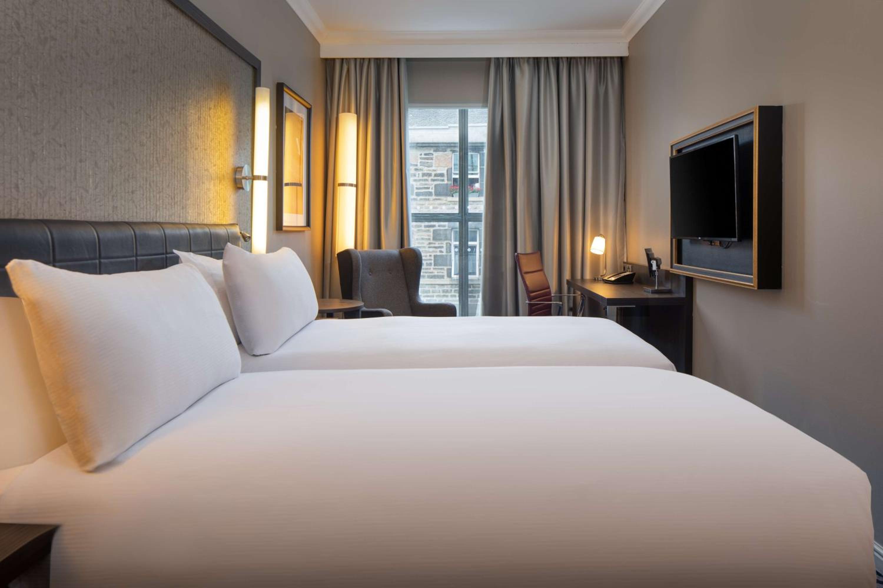 Twin Guest Room with two Single Beds