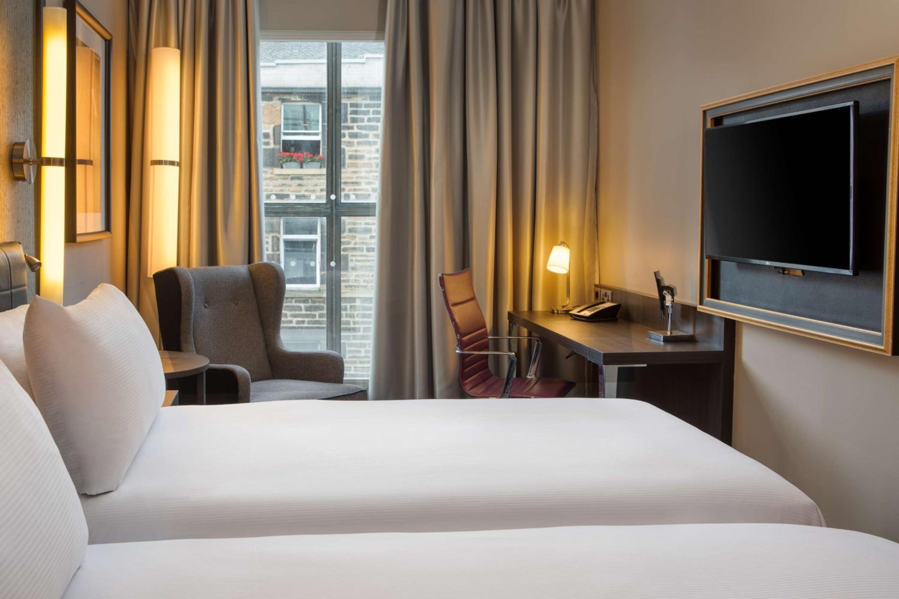 Twin Guest Room with two Single Beds