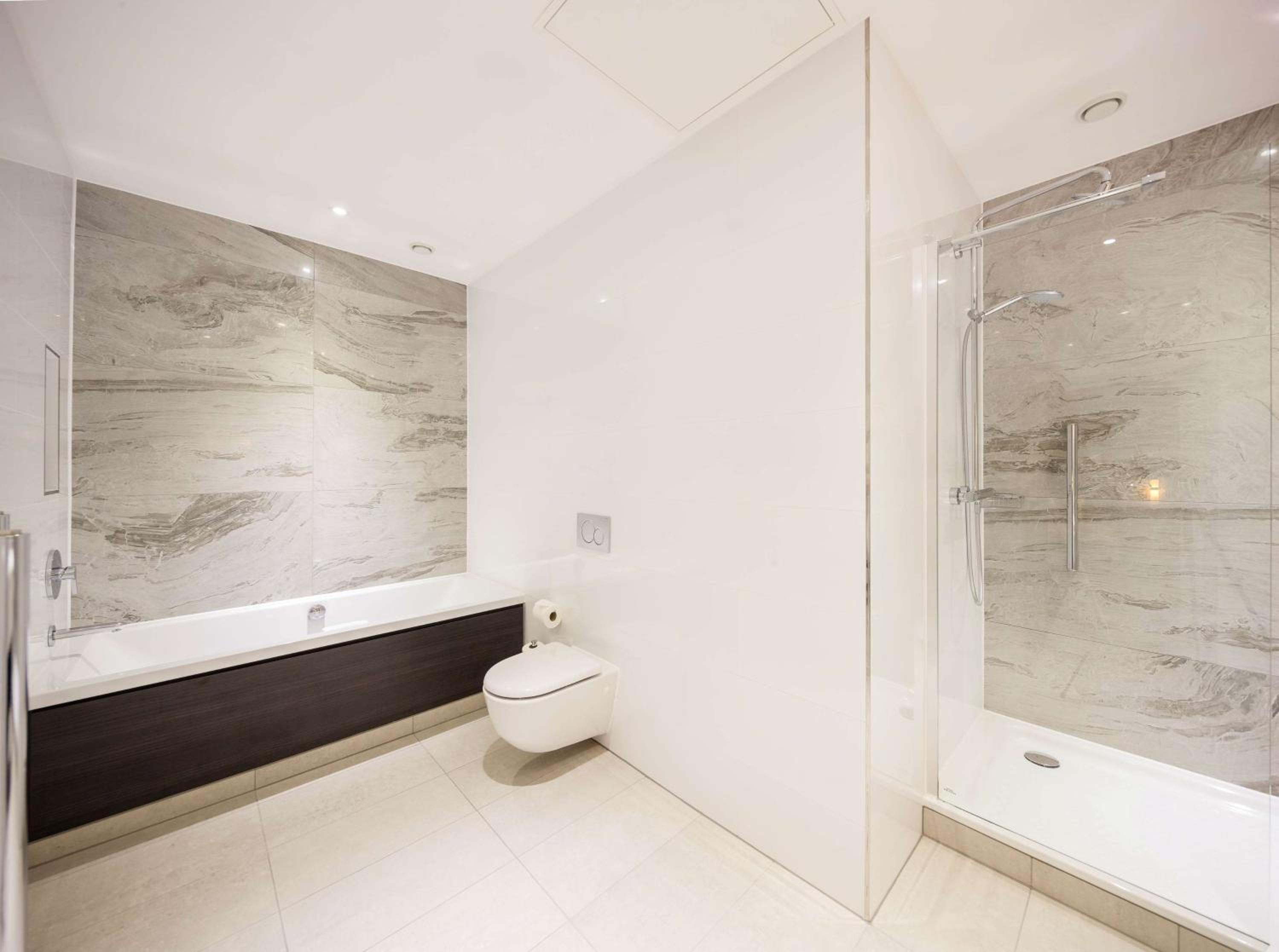 King Junior Suite thumbnail 5