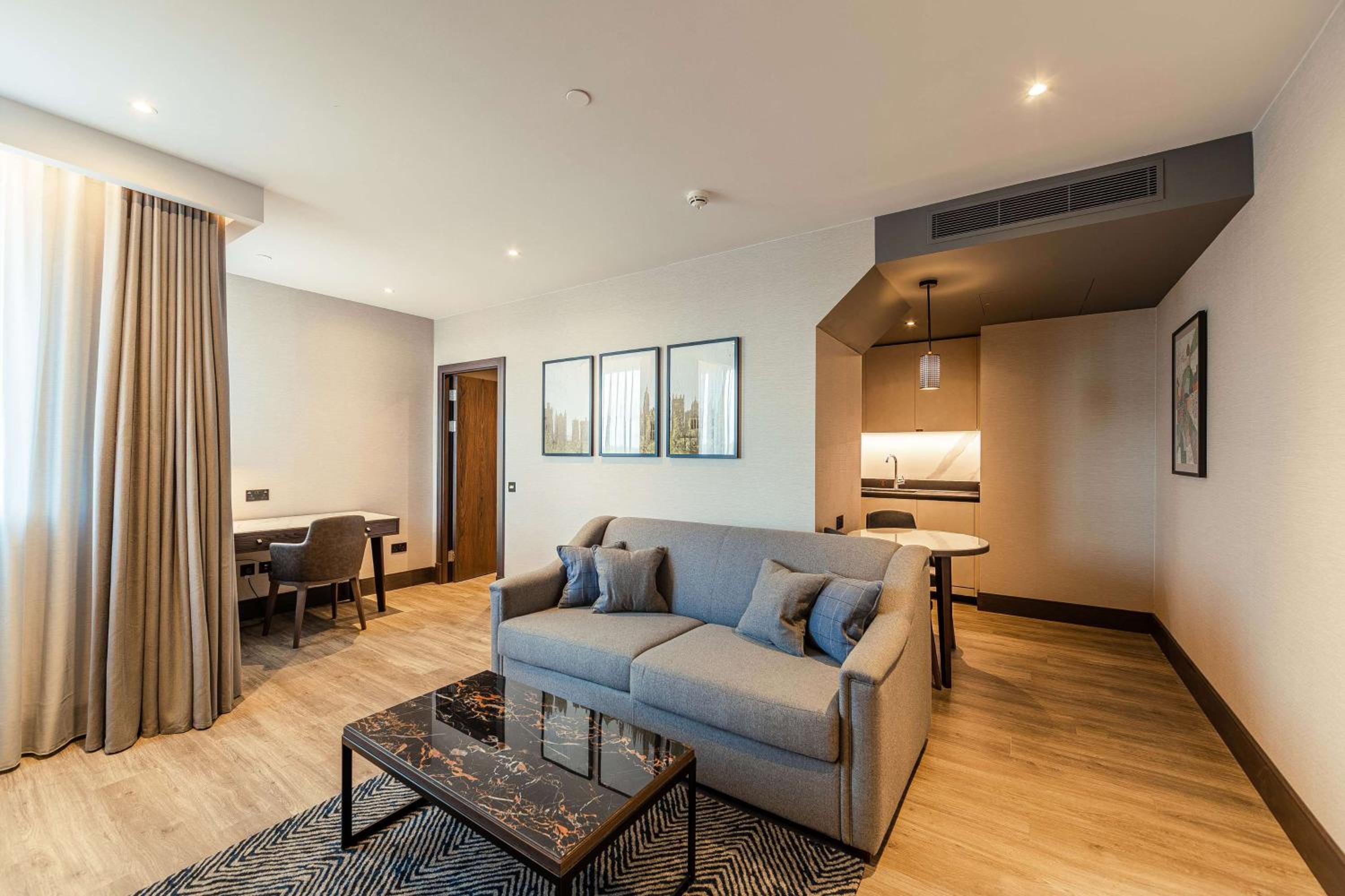 The Fellows Duplex Suite Apartment - Photo 1