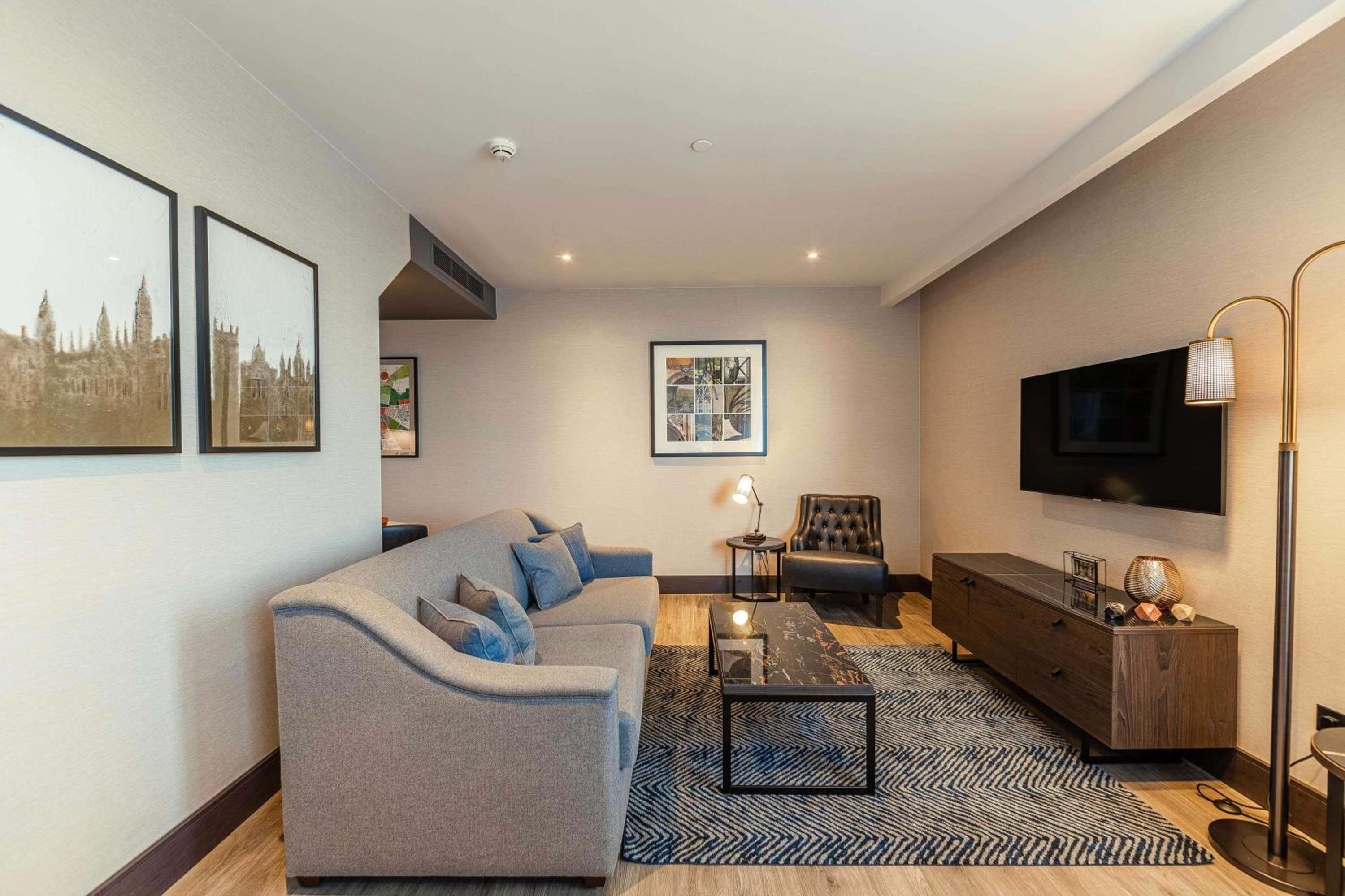 The Fellows Duplex Suite Apartment - Photo 7