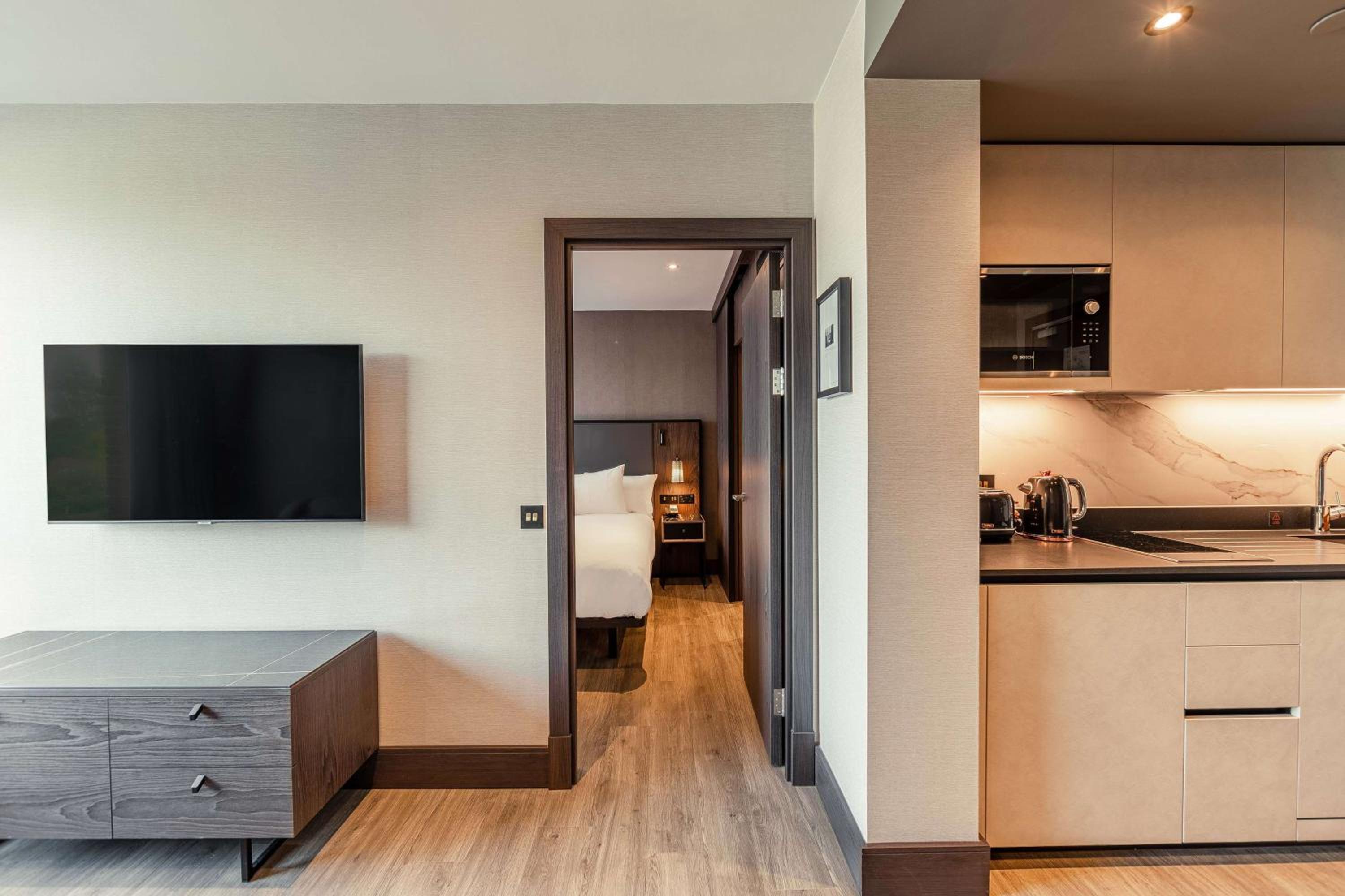 The Gormley Apartment Suite - Photo 4