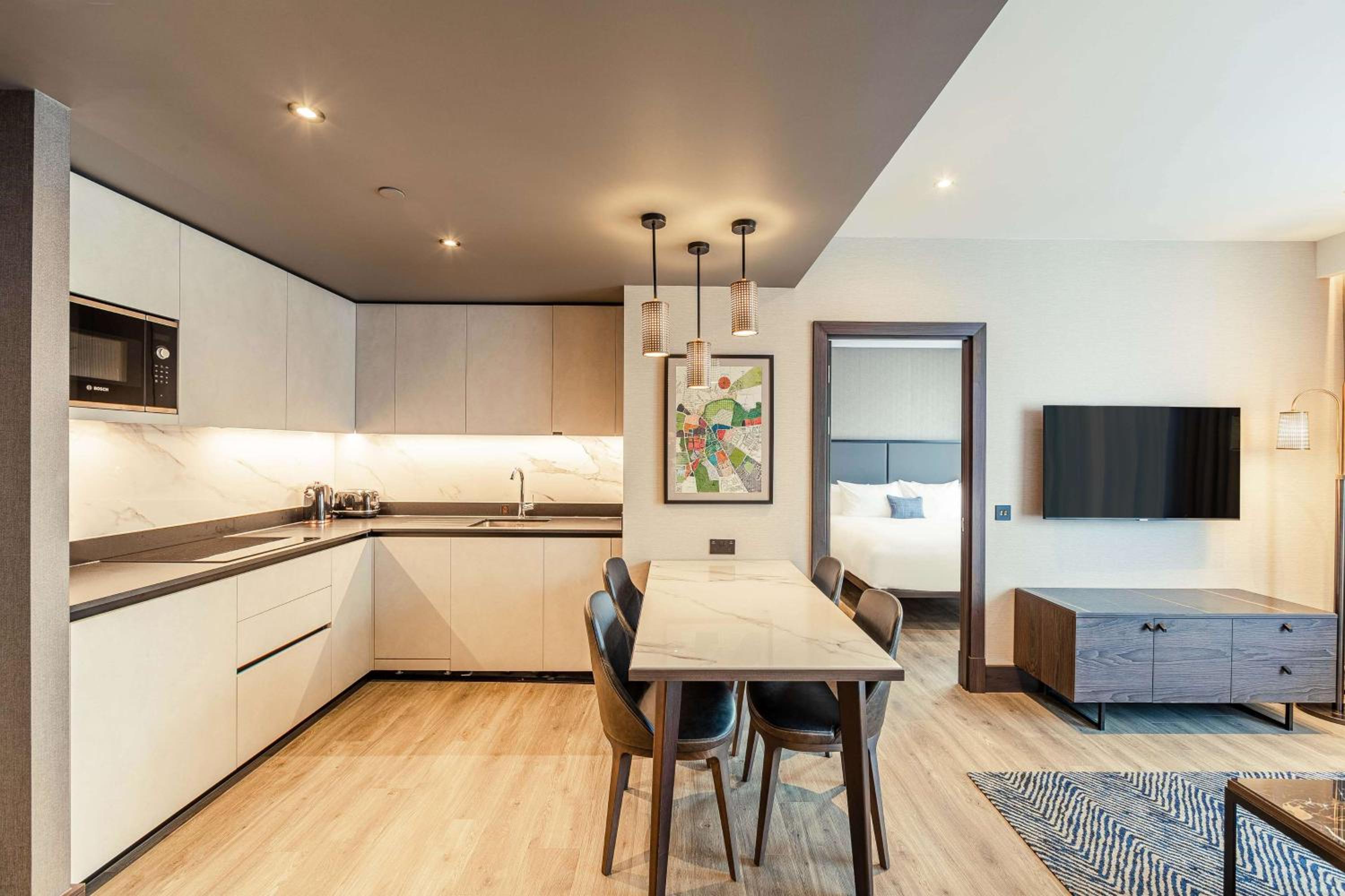 The Blake Apartment Suite - Photo 3
