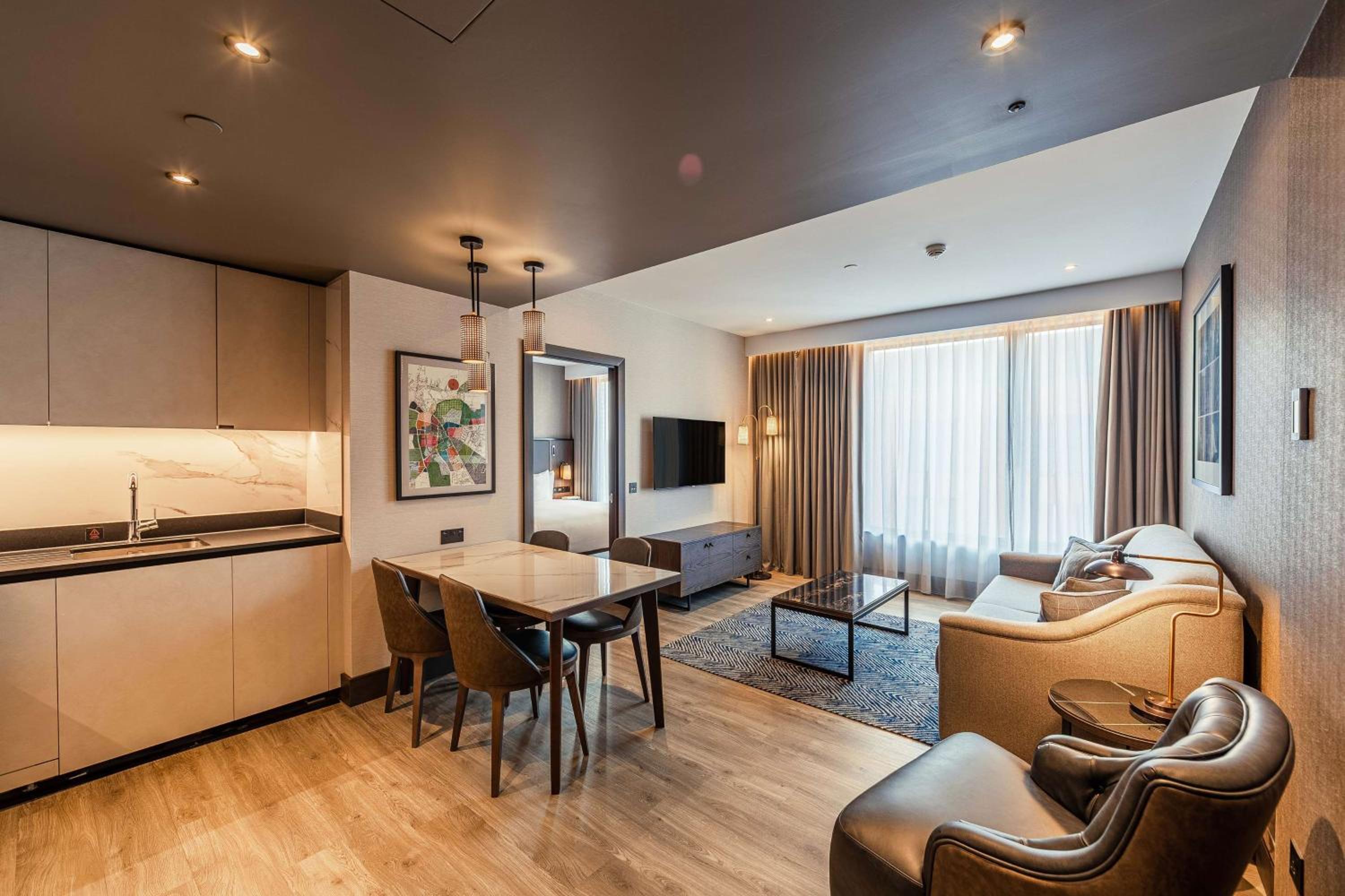 The Blake Apartment Suite - Photo 2