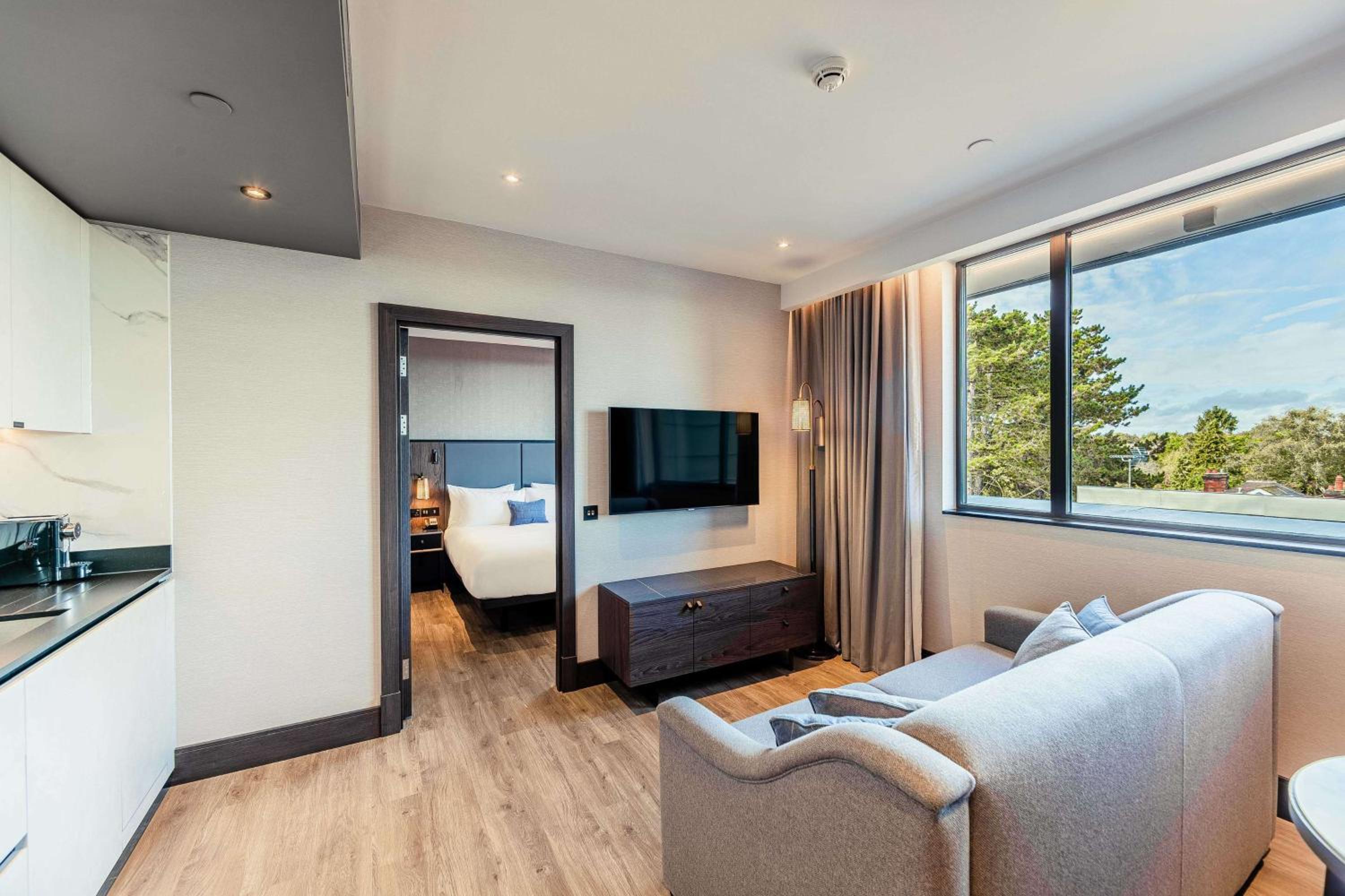 The Barton Apartment Suite - Photo 3