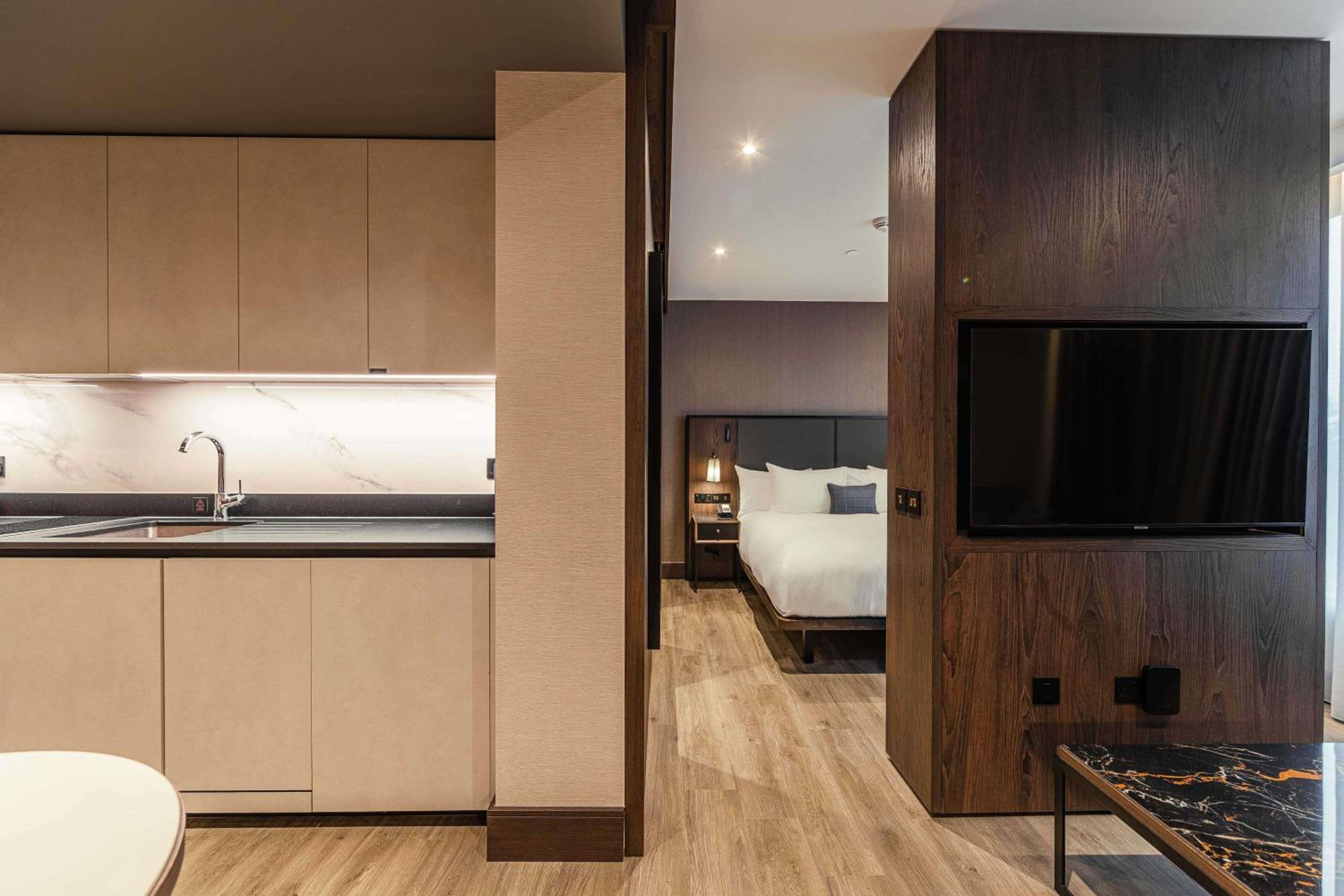 The Newton Superior Studio Suite - Photo 6