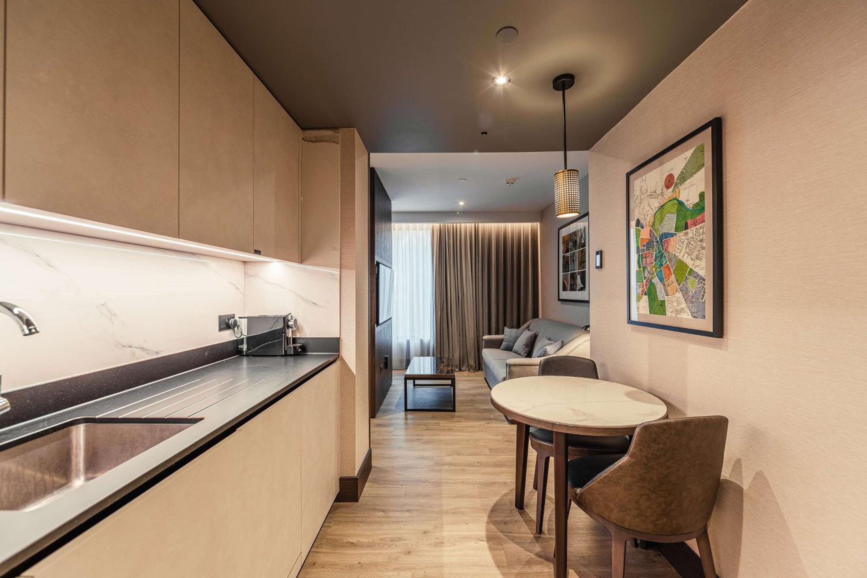 The Newton Superior Studio Suite - Photo 3