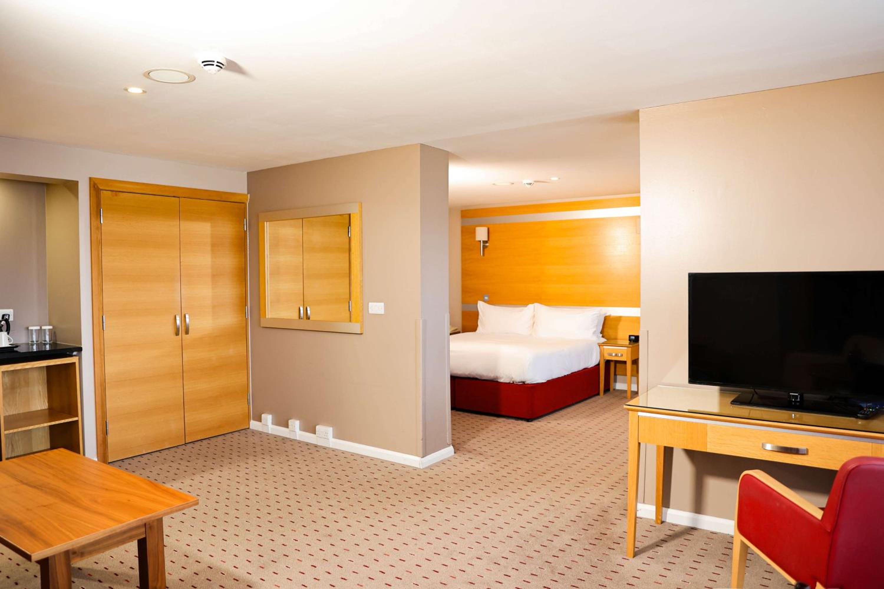 Junior King Suite With Daytime Pitch View  photo 1