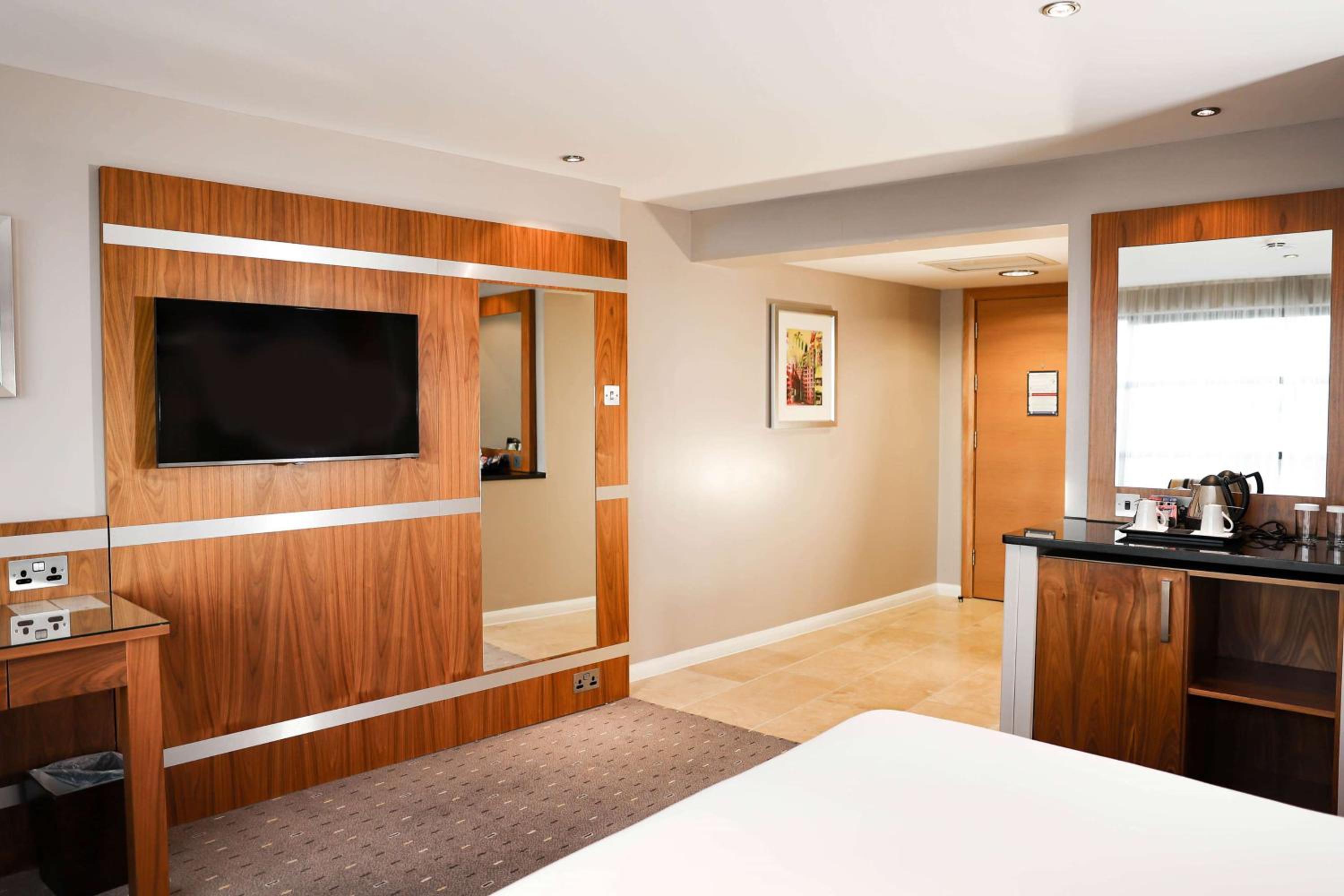 Corner King Room photo 2