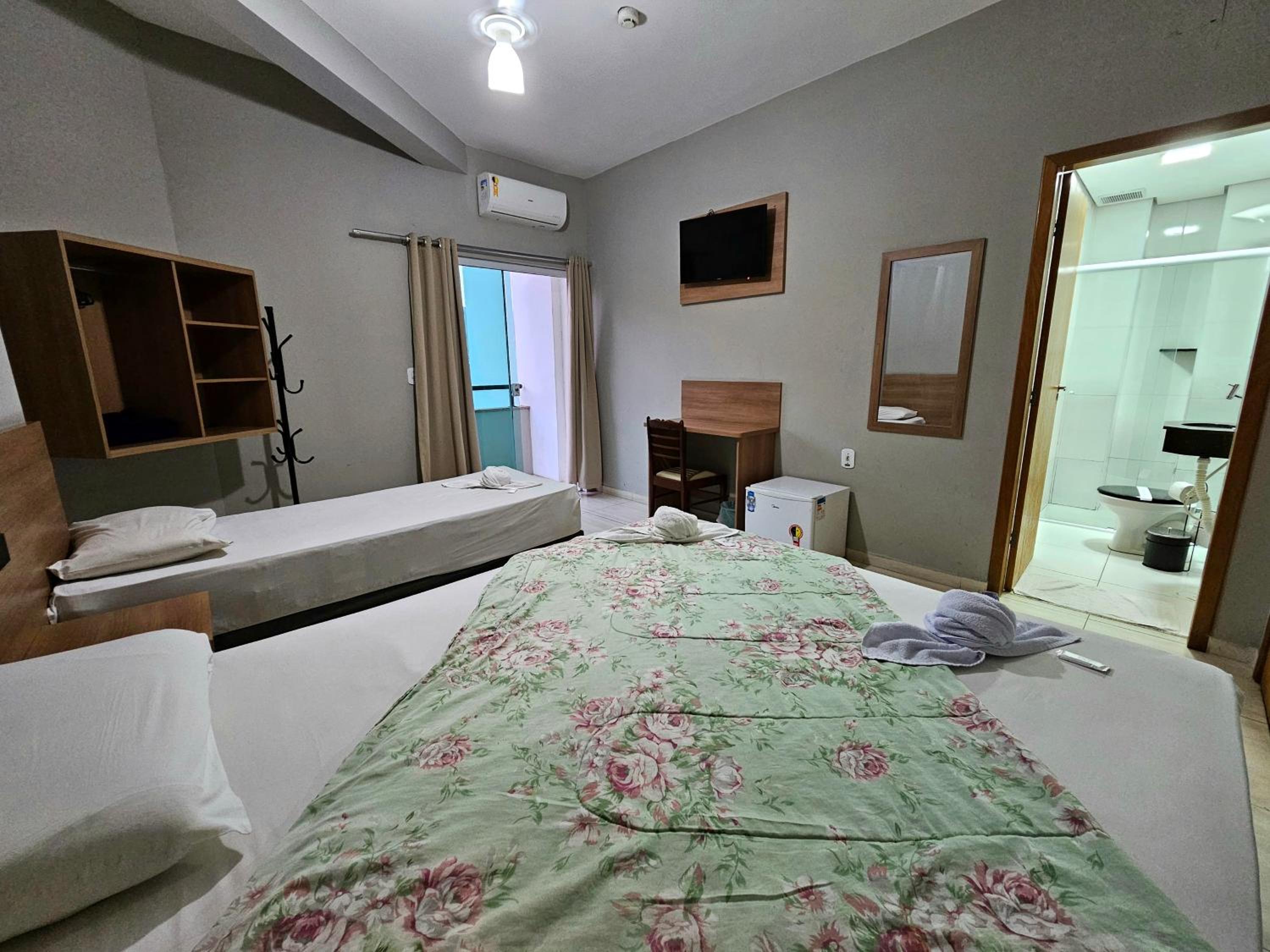 Standard Triple Room - Photo 4