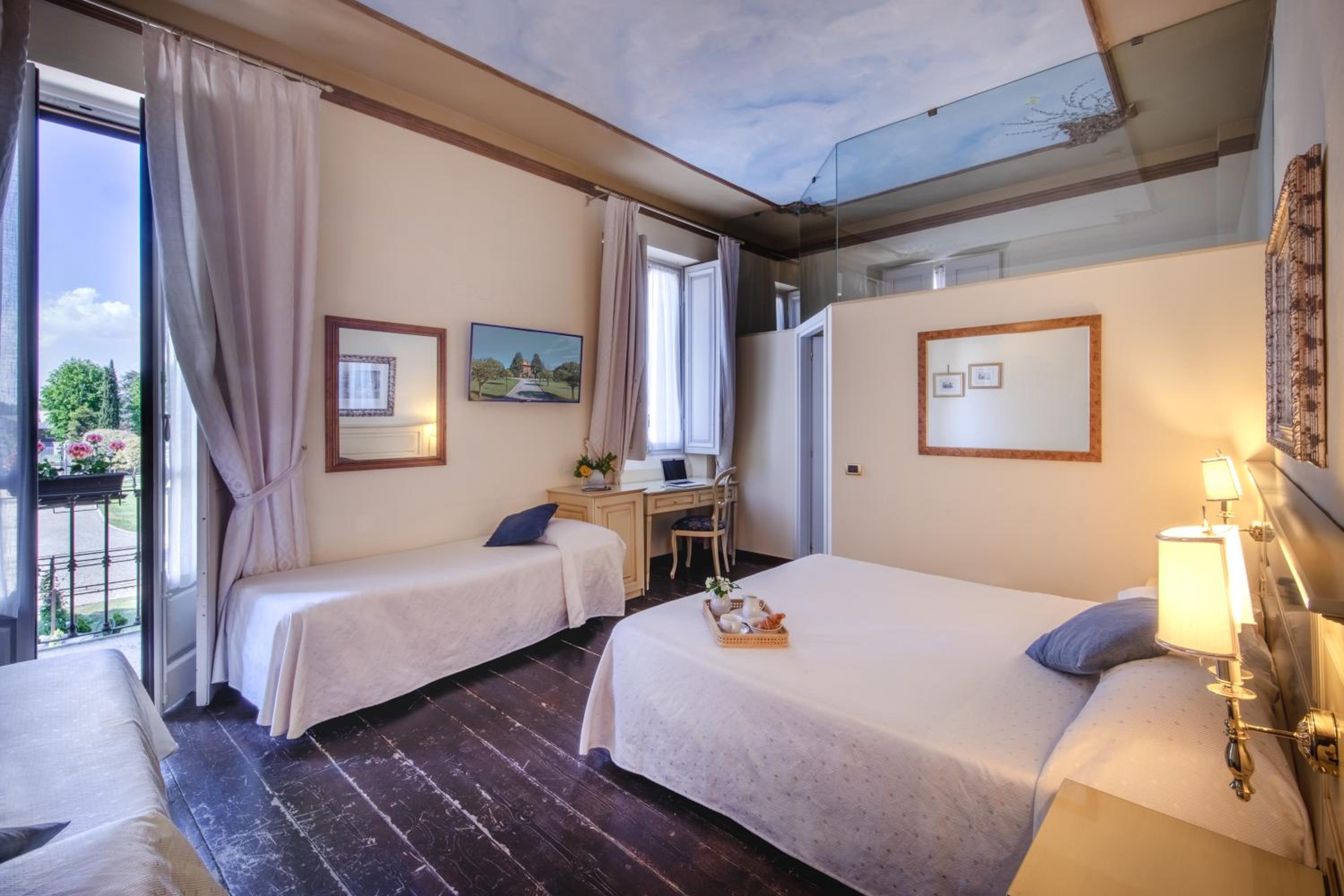 Deluxe Quadruple Room