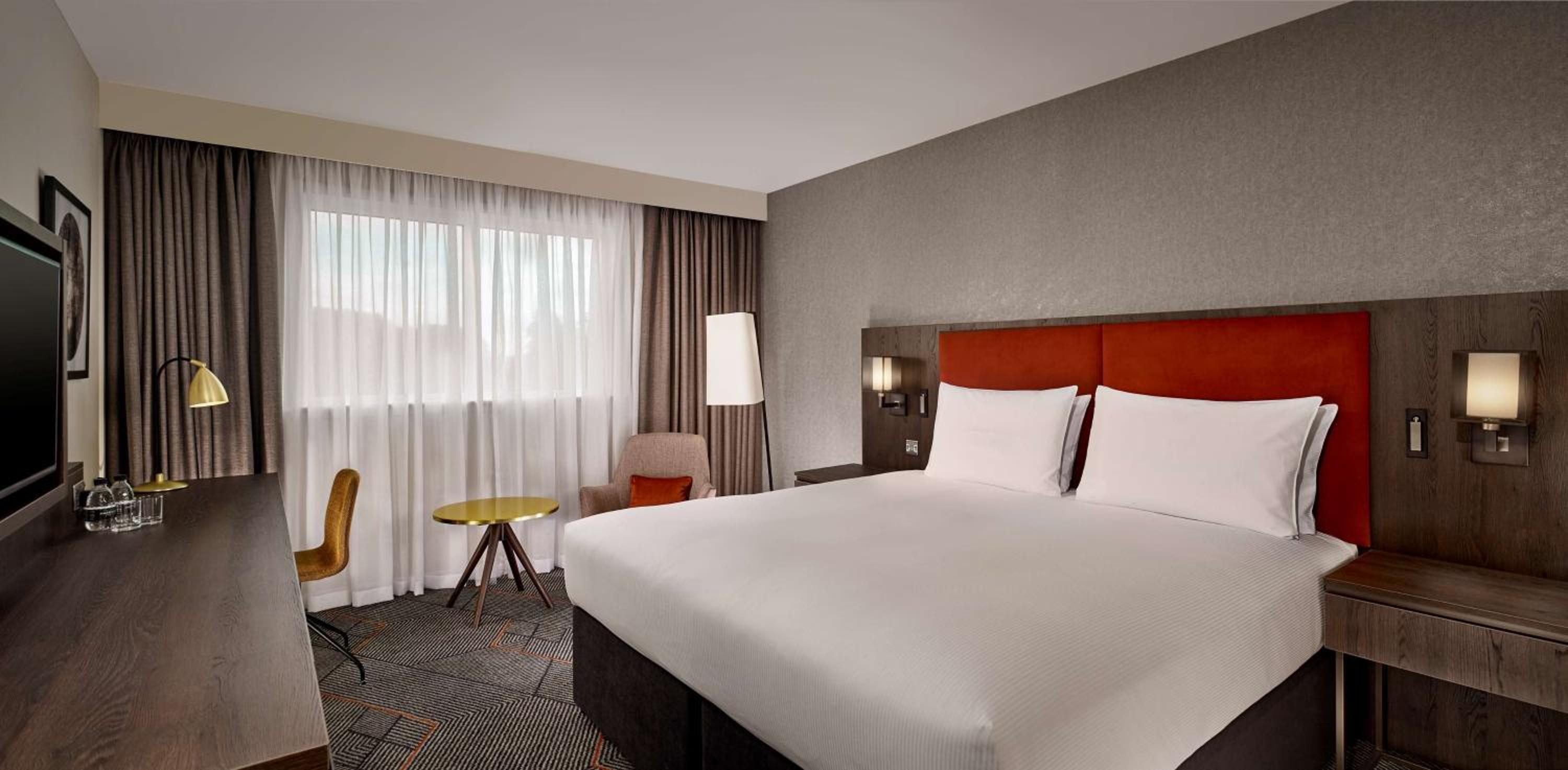 Deluxe King Room photo 1