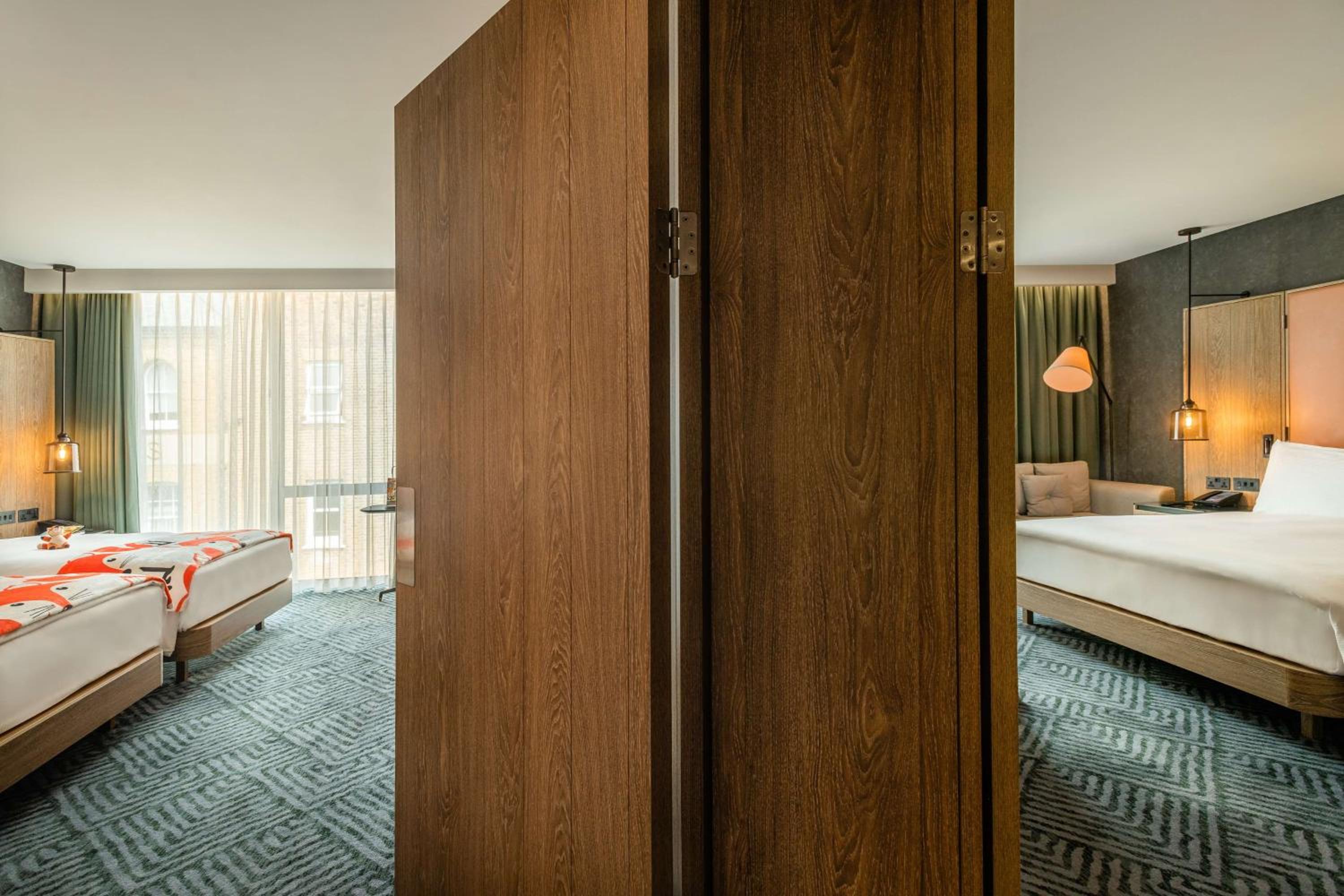 Family Connecting Rooms thumbnail 5