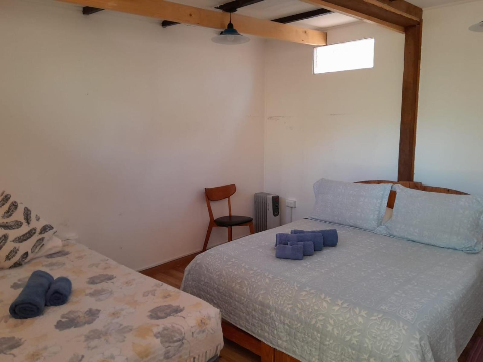 Standard Twin Room with Shared Bathroom photo 2
