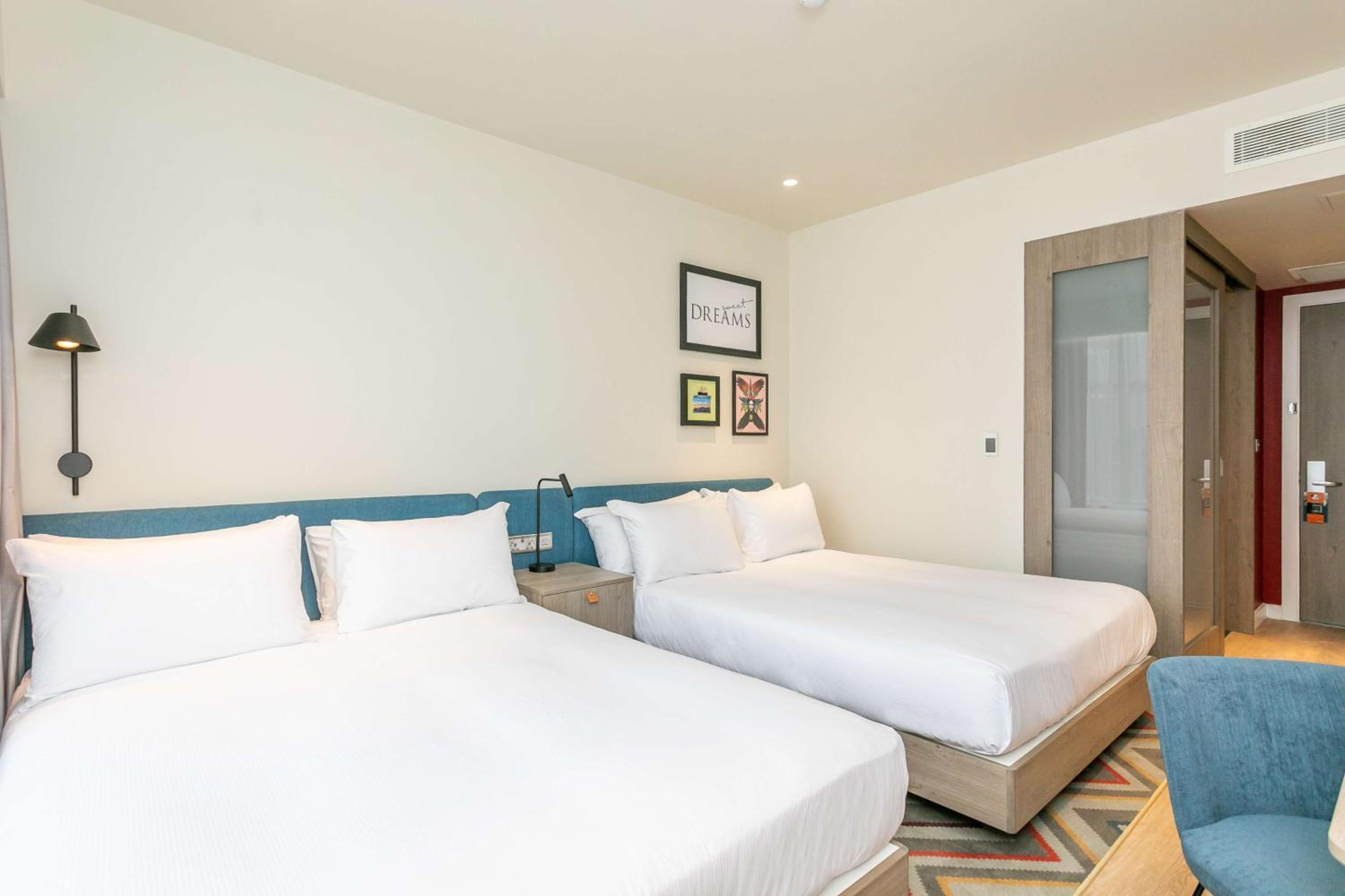 Premium Double Room with Two Double Beds - Non-Smoking - Photo 2