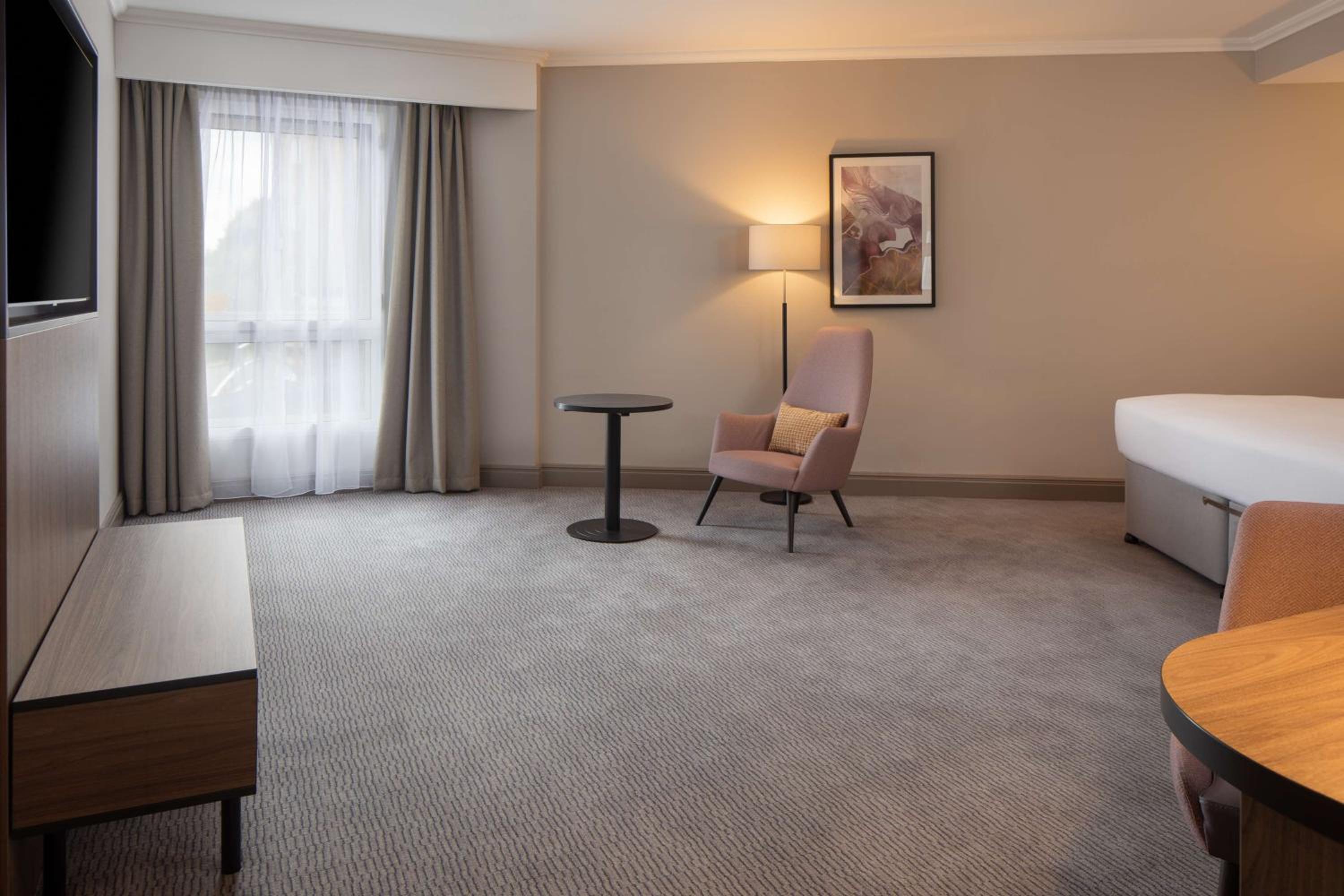 Deluxe King Room - Photo 3