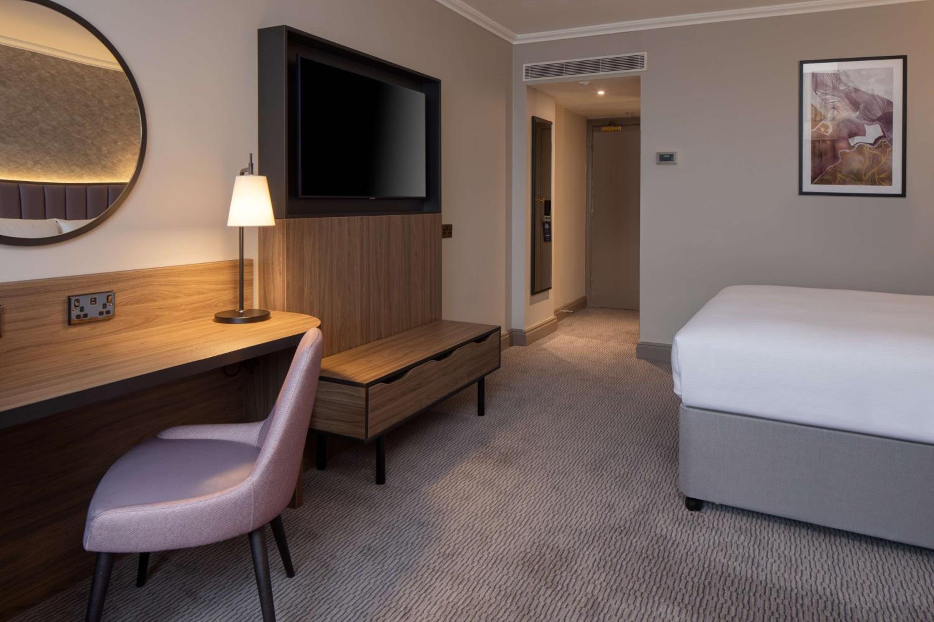 Deluxe Queen Room - Photo 3