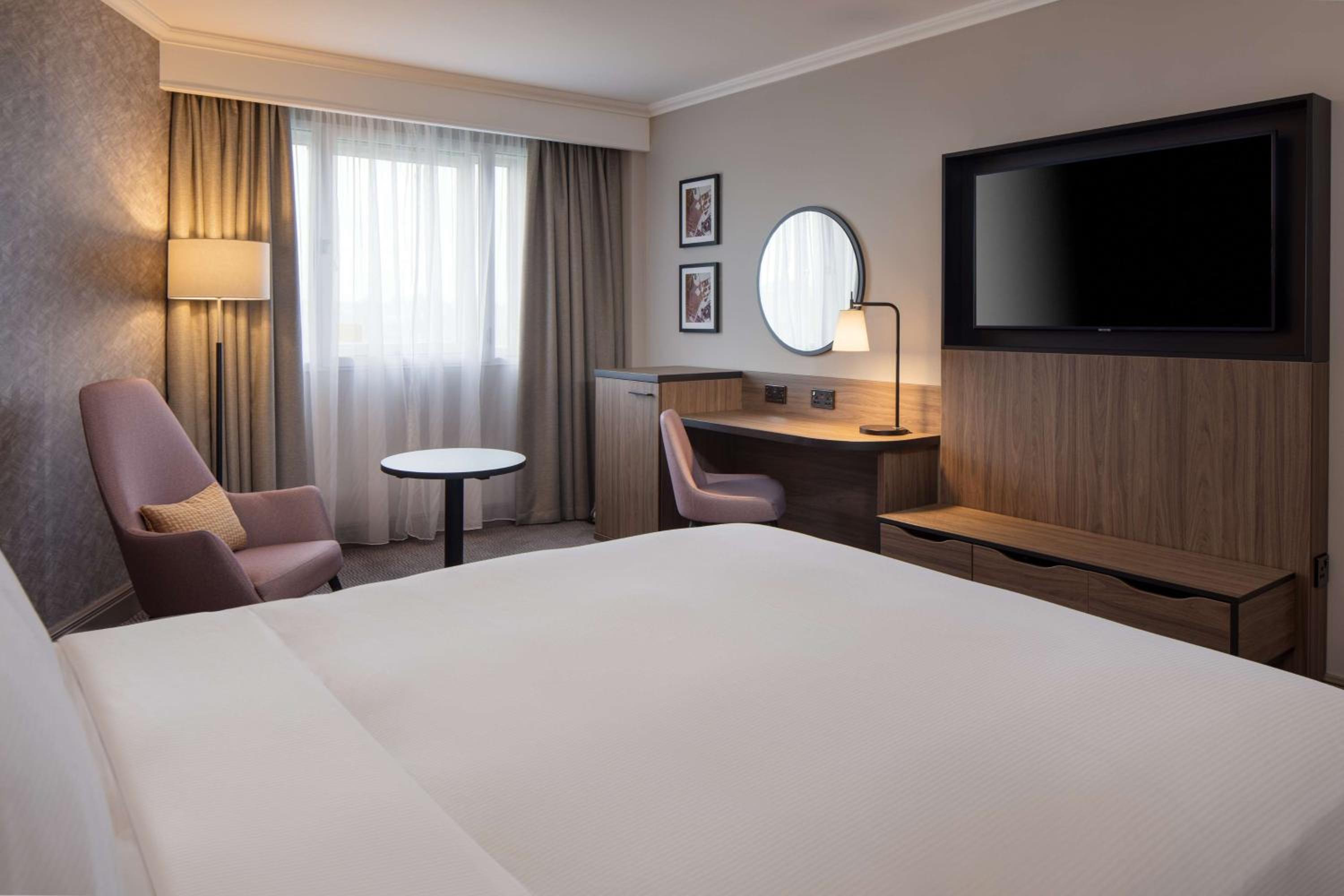 Deluxe Queen Room - Photo 2